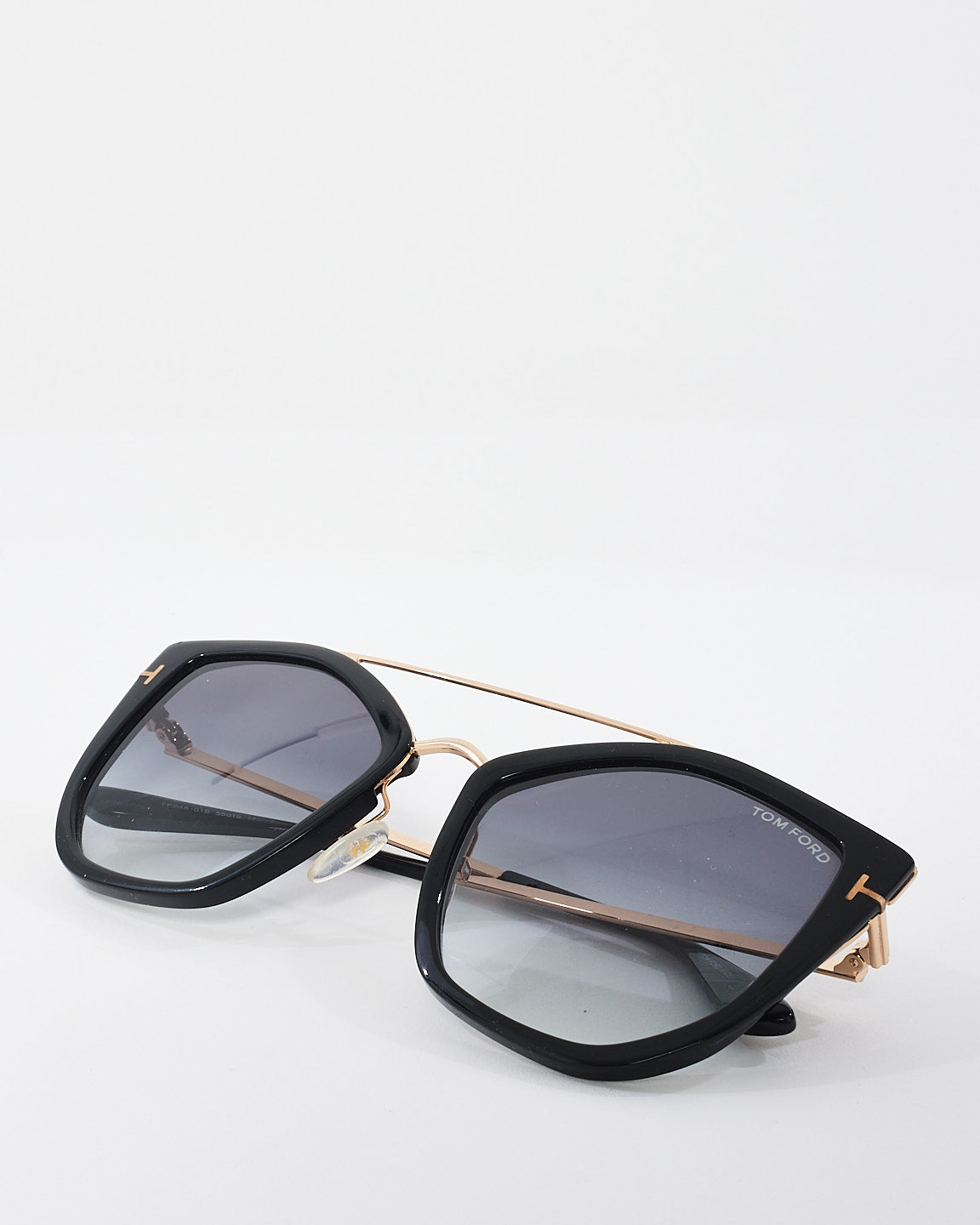 Lunettes de soleil Tom Ford noir brillant noir gris fumée Dahlia TF648