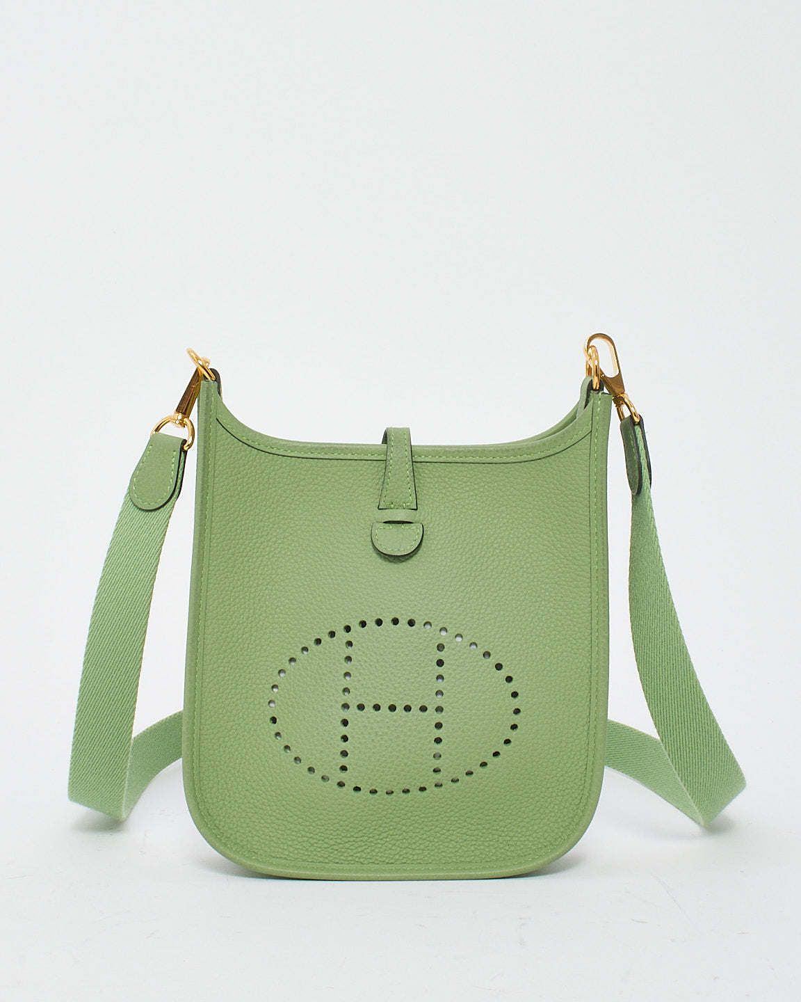 Explore a Hermès Vert Criquet Taurillon Maurice Leather Evelyne