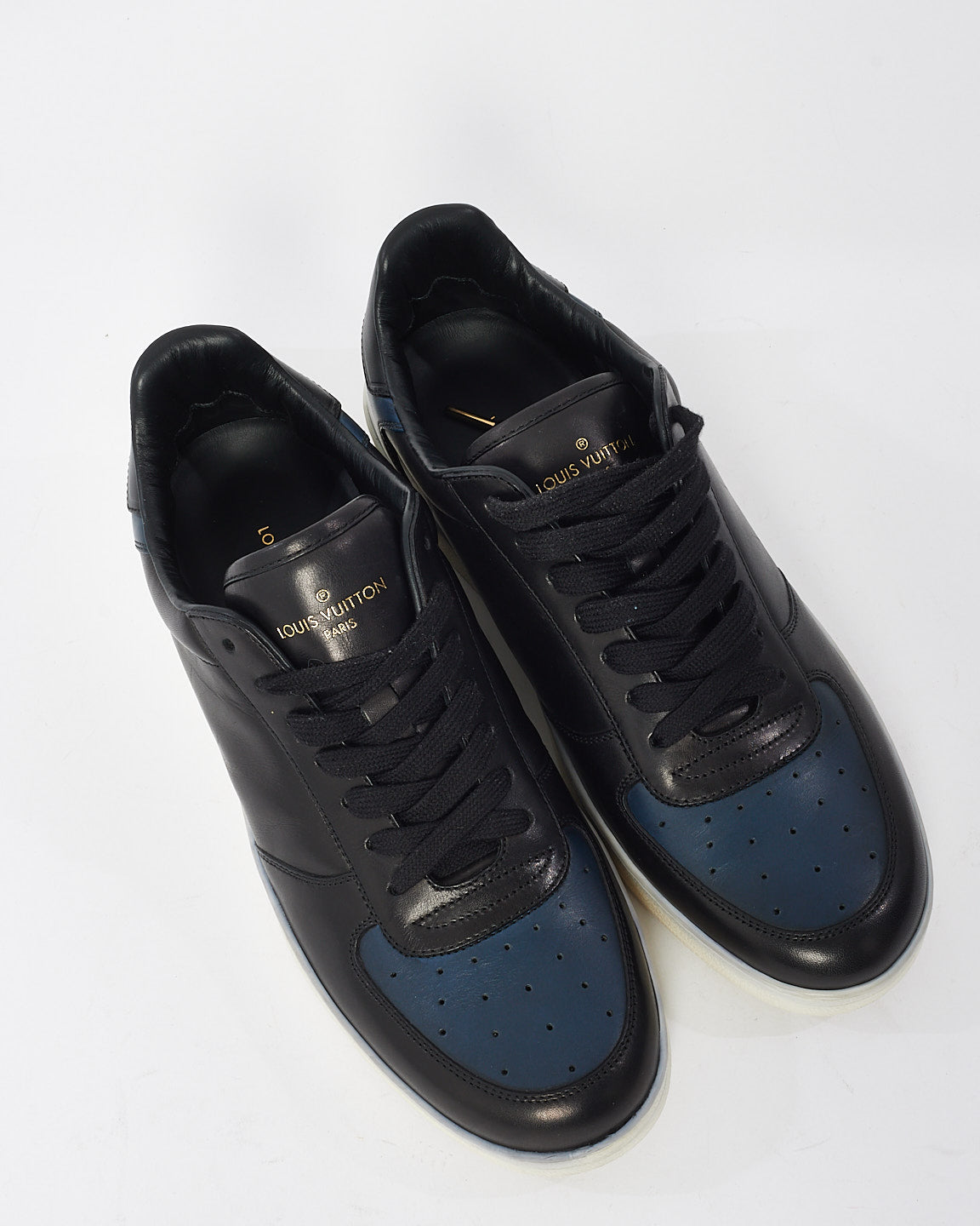 Louis Vuitton Men's Black Leather Low Top Sneakers - 6.5