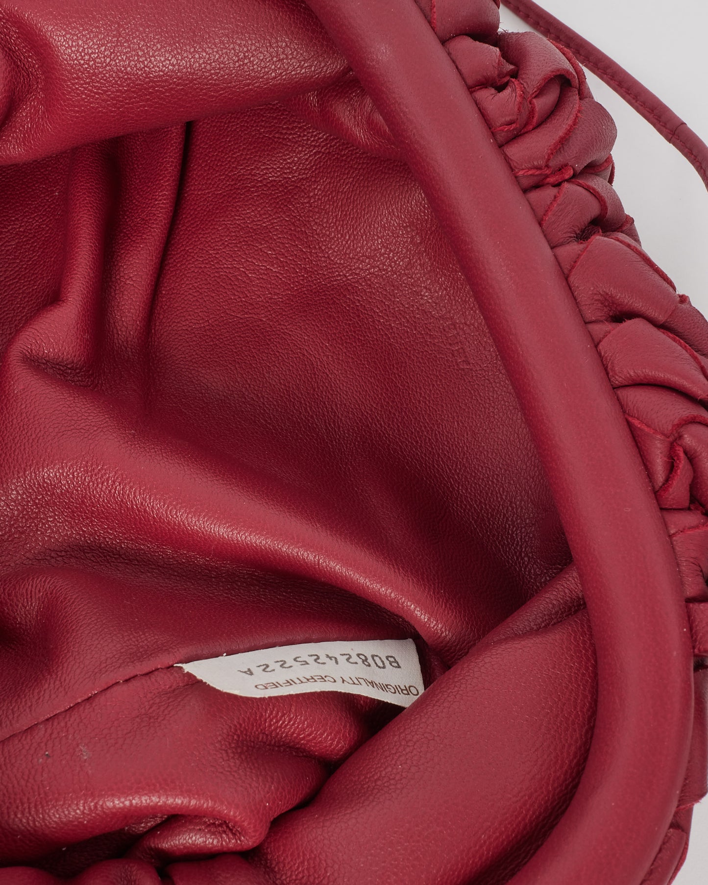 Bottega Veneta Sac bandoulière Mini Pouch Intrecciato Framboise