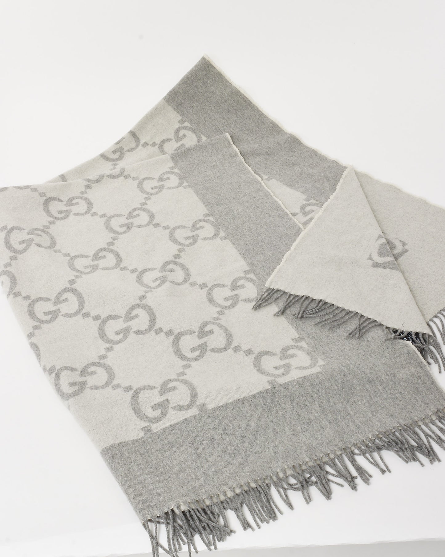 Gucci Grey Jumbo GG Monogram Wool Cashmere Soft Throw Blanket / Shawl