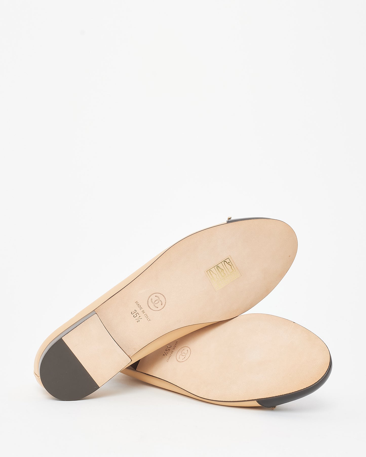 Chanel Beige Leather CC Logo Black Cap Toe Ballet Flats - 35.5