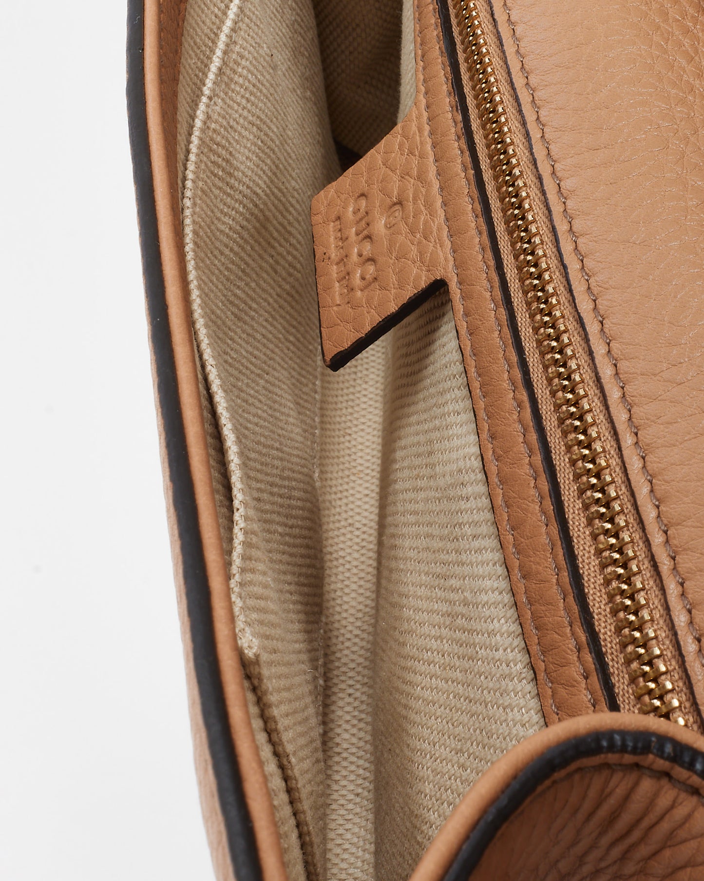 Gucci Beige Pebbled Leather GG Soho Embossed Logo Clutch