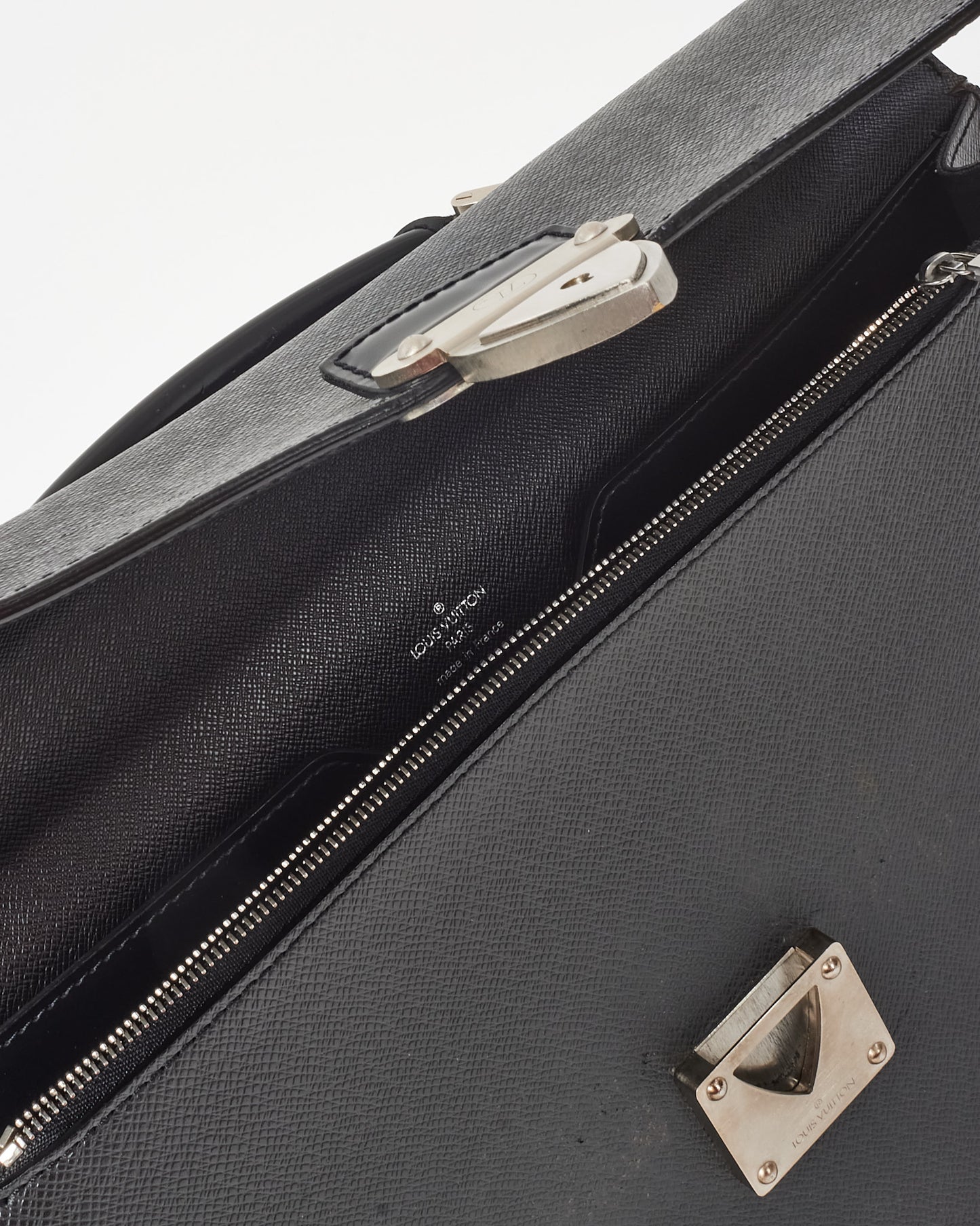 Louis Vuitton Black Taiga Leather Robusto 1 Briefcase