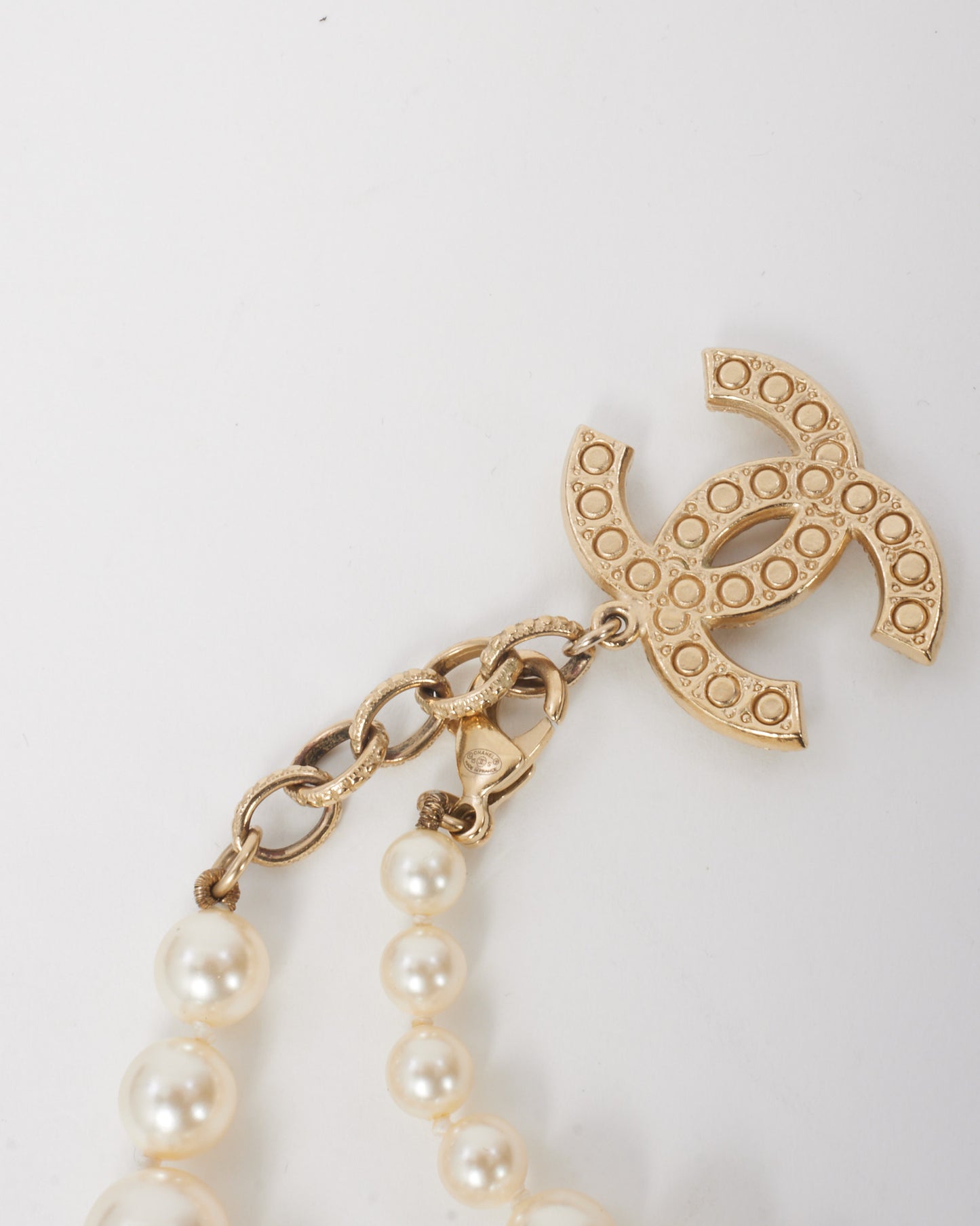 Chanel White Pearl and Gold CC Pearl Logo Charm Bracelet