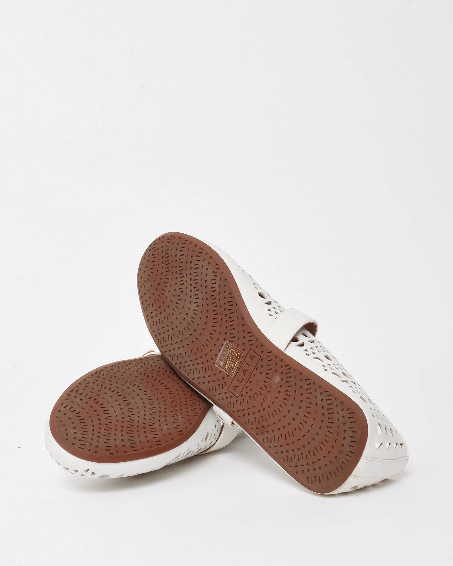 Alaïa White Laser-Cut Vienne Leather Buckle Ballerina Flats - 41