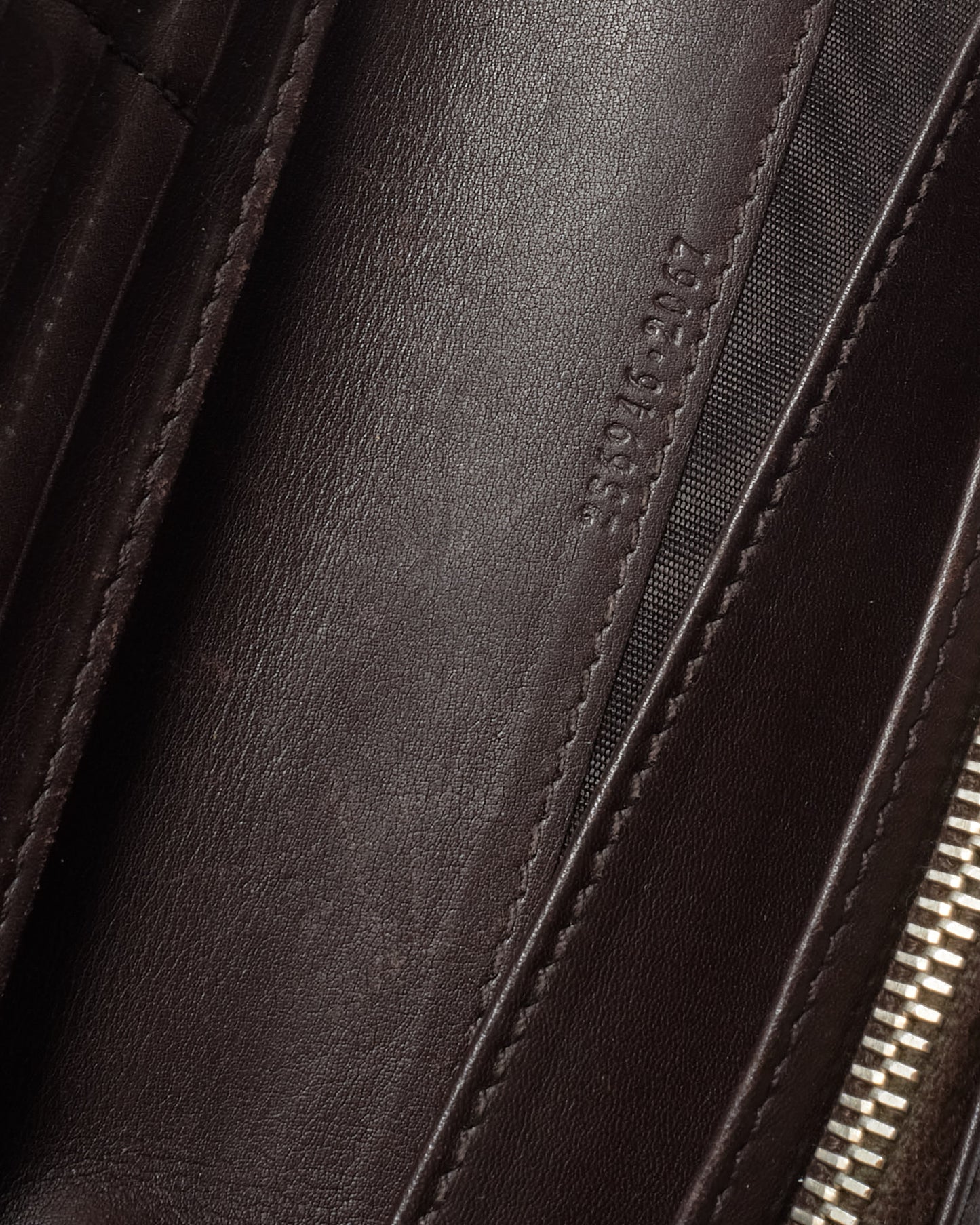 Gucci Brown Signature GG Embossed Leather Zippy Wallet