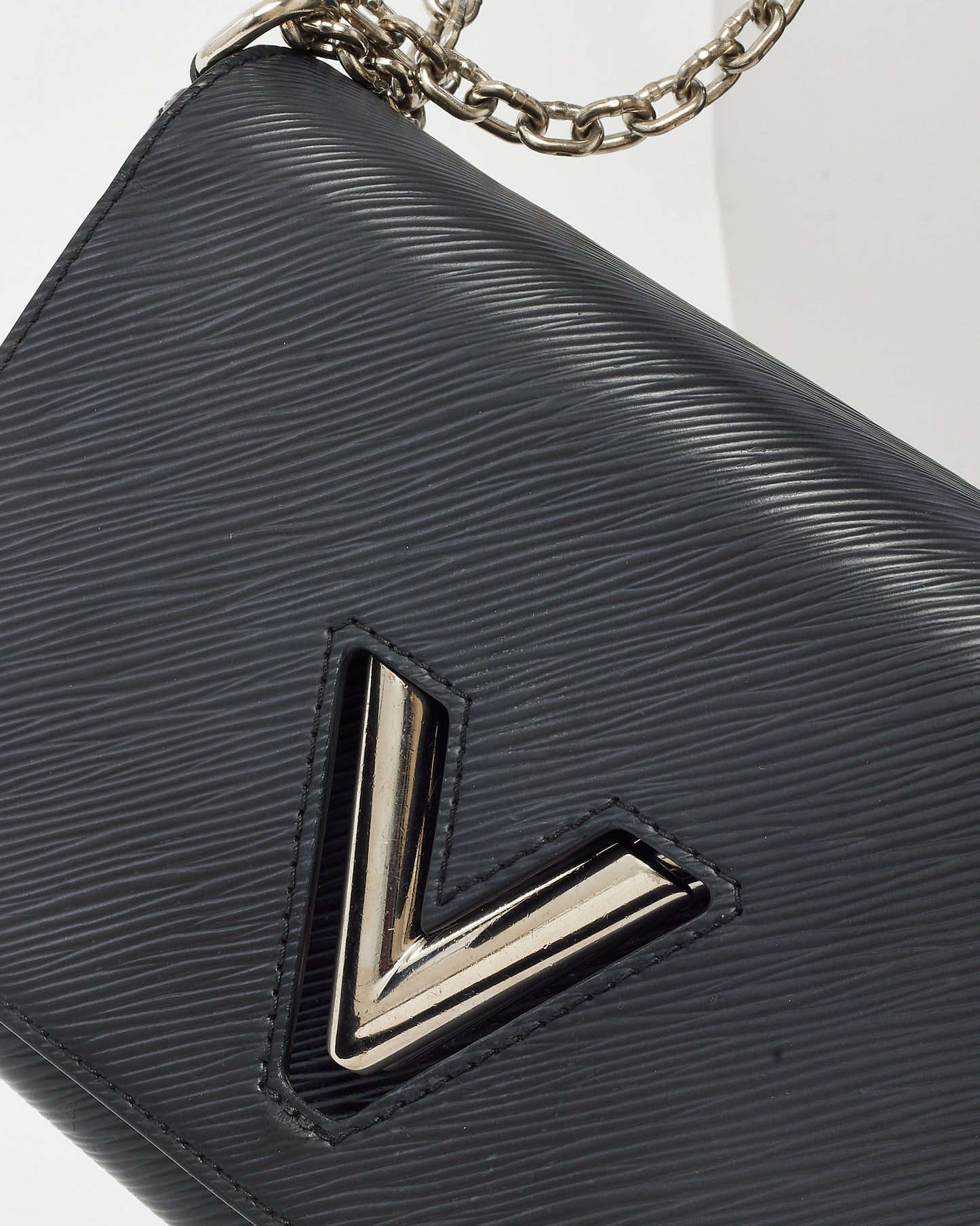 Louis Vuitton Black Epi Leather Twist MM Shoulder Bag SHW