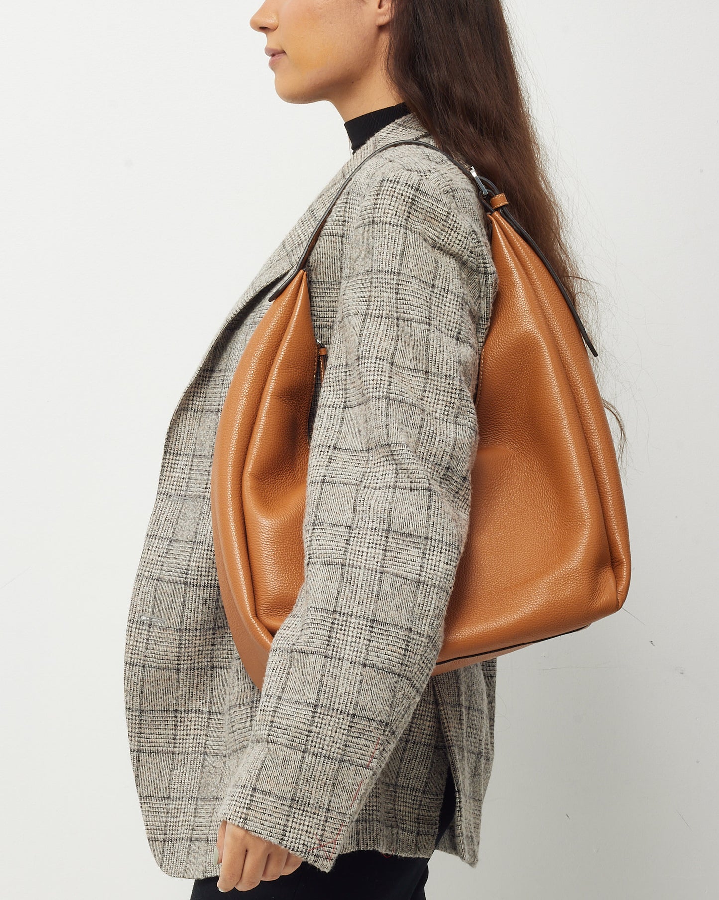 Totême Tan Grained Leather Belt Hobo Shoulder Bag