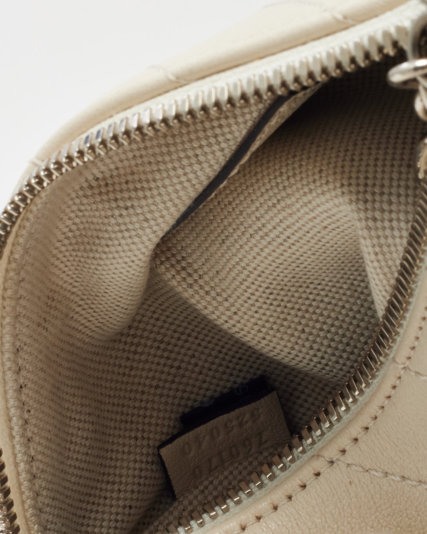 Gucci White Diagonal Quilted Calfskin Leather GG Blondie Mini Barrel Shoulder Bag