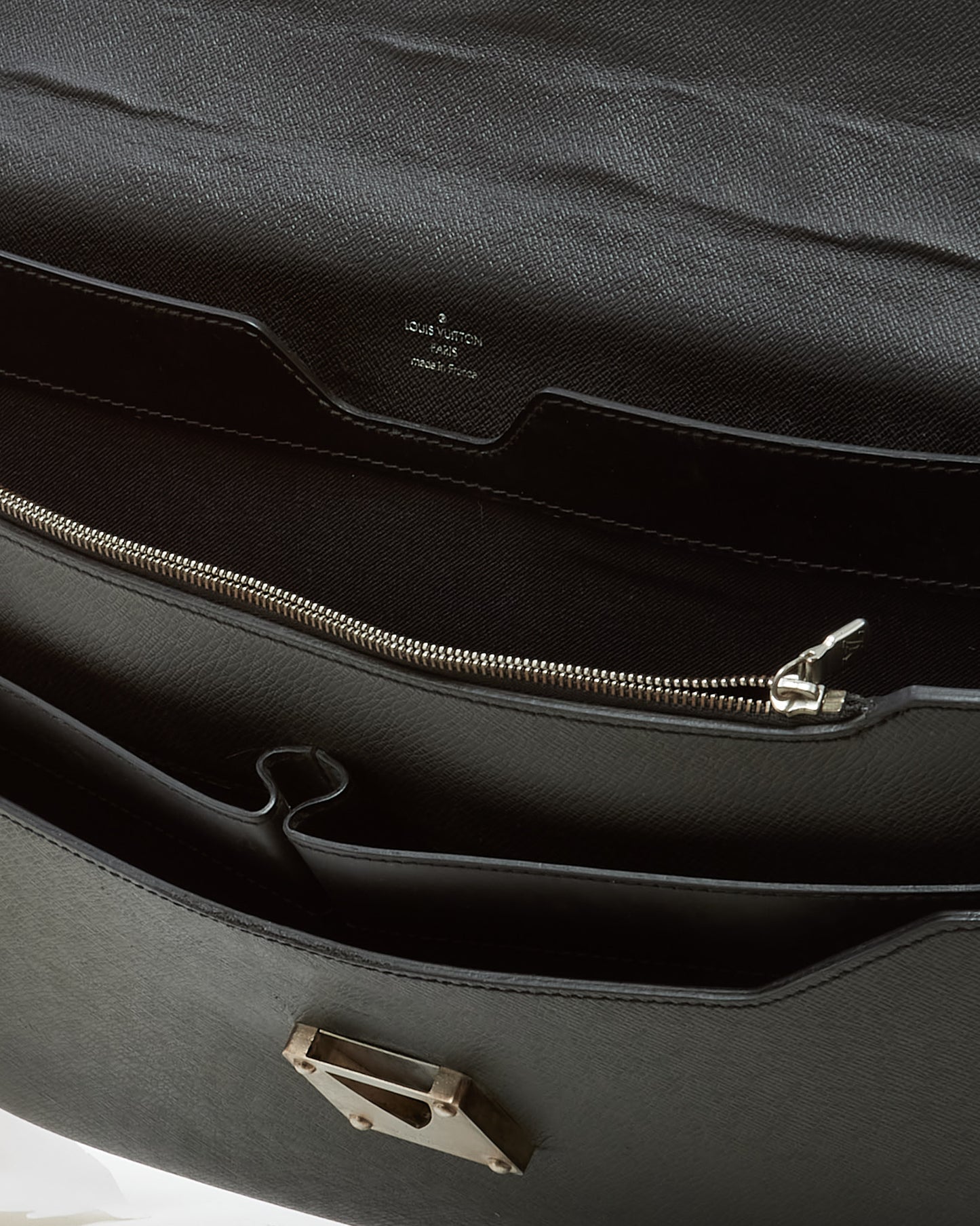 Louis Vuitton Black Taiga Leather Neo Robusto 2 Compartment Briefcase SHW