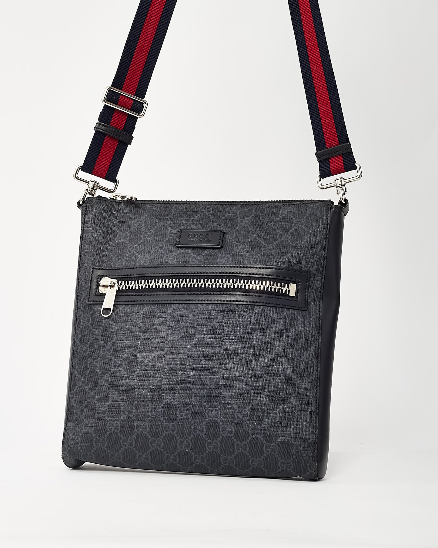 Gucci Black Monogram GG Supreme Canvas Medium Messenger Bag