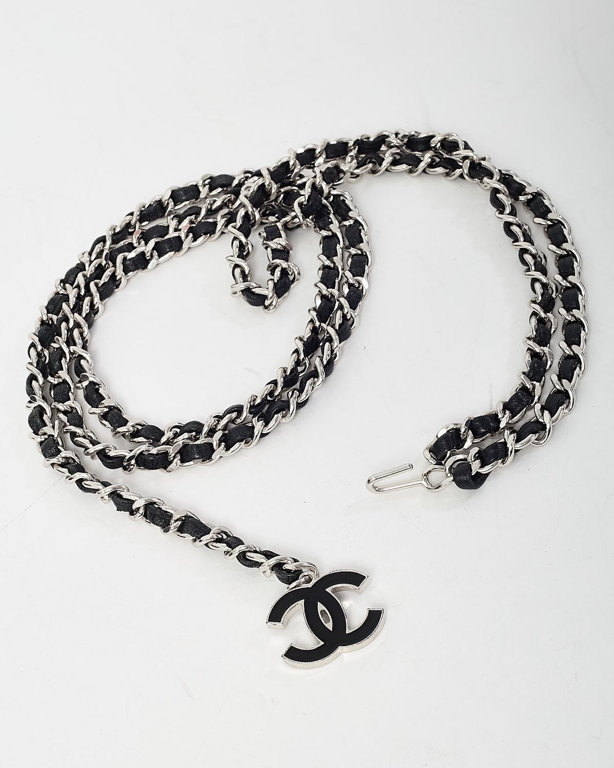 Chanel 2005 Silver and Black Leather Interwoven Black Enamel CC Logo Chain Belt - M/L