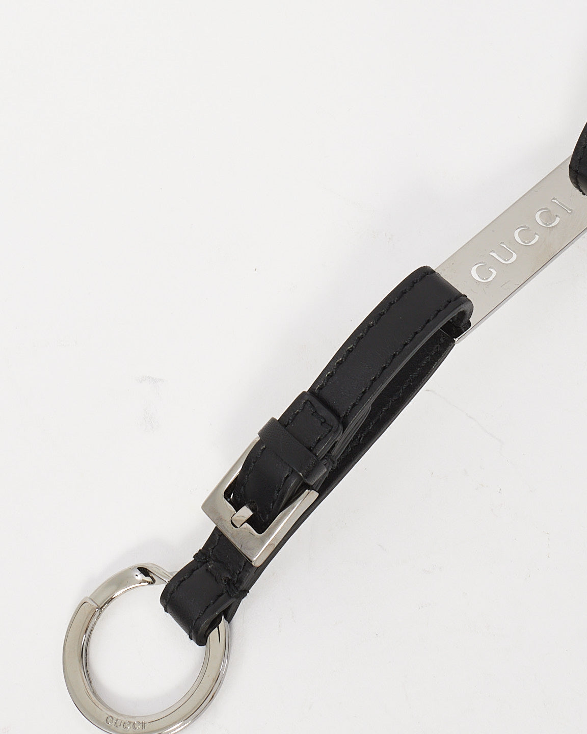 Porte-clés avec logo en cuir noir Gucci