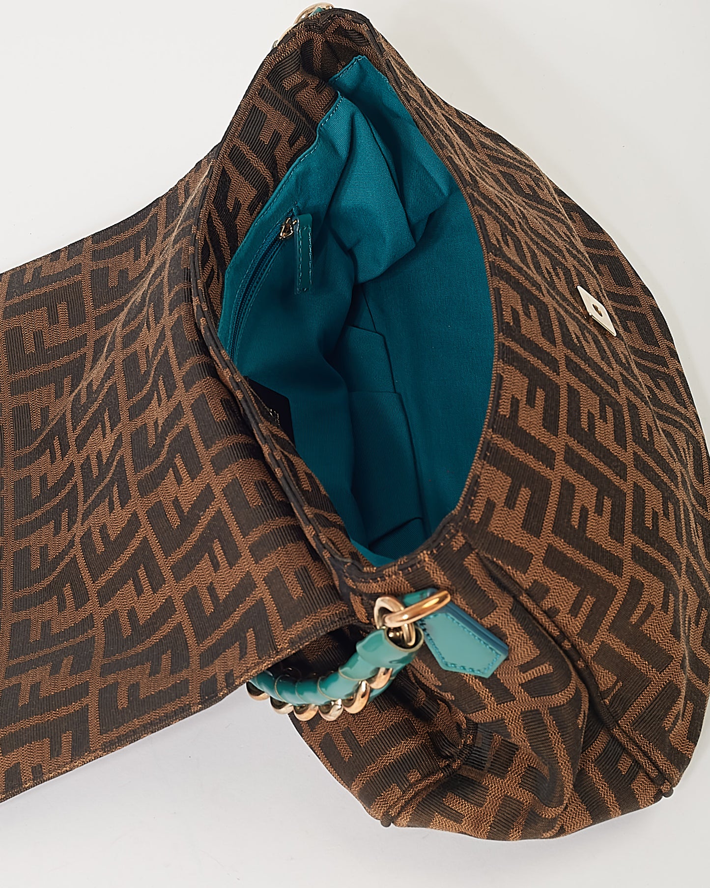 Fendi Zucca Canvas Sac à bandoulière Mia tressé en cuir verni turquoise