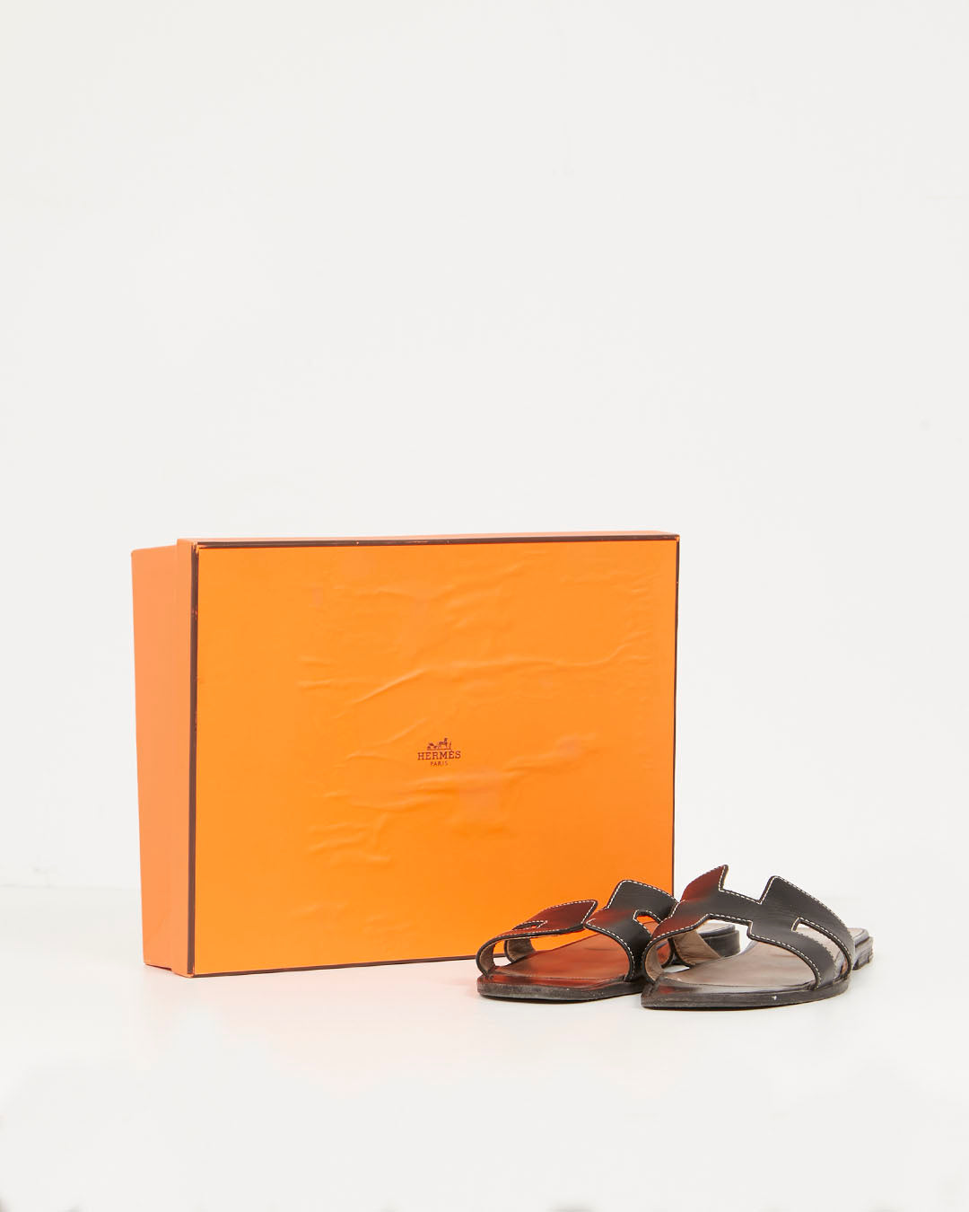 Hermès Black Leather Contrast Stitching Oran Sandals - 38