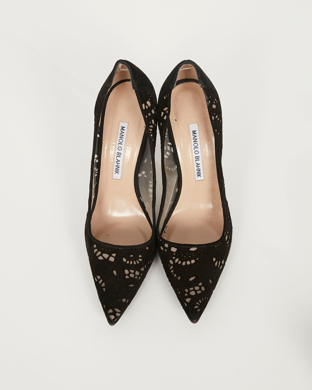 Manolo Blahnik Escarpins à bout pointu en daim noir et dentelle - 37