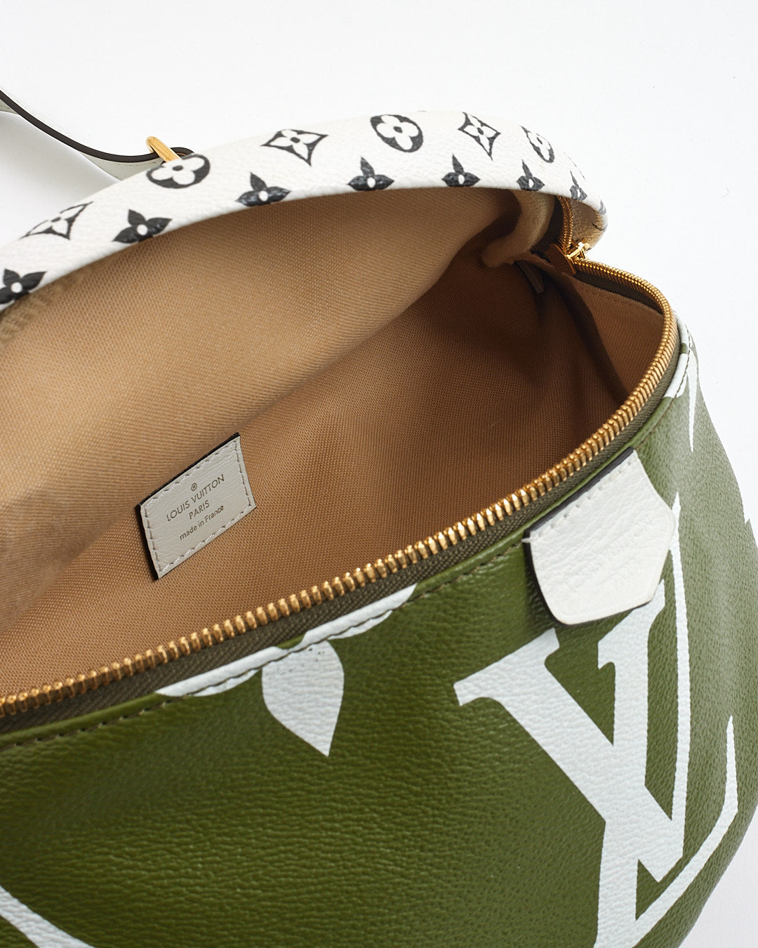 Sac banane en toile enduite géante monogramme vert Louis Vuitton