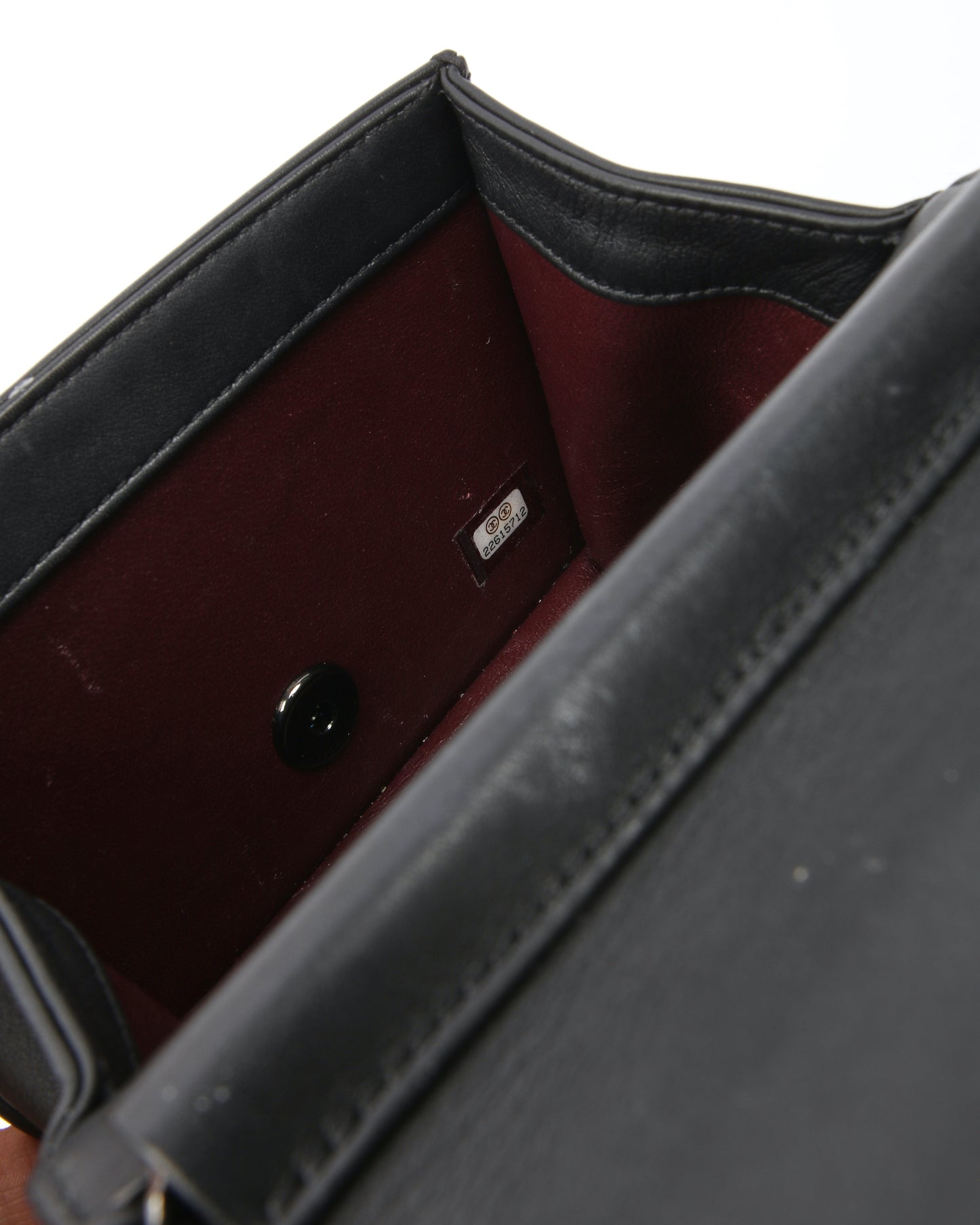 Sac à bandoulière carré en cuir tout noir Propeller Chanel avec chaîne très gaufrée