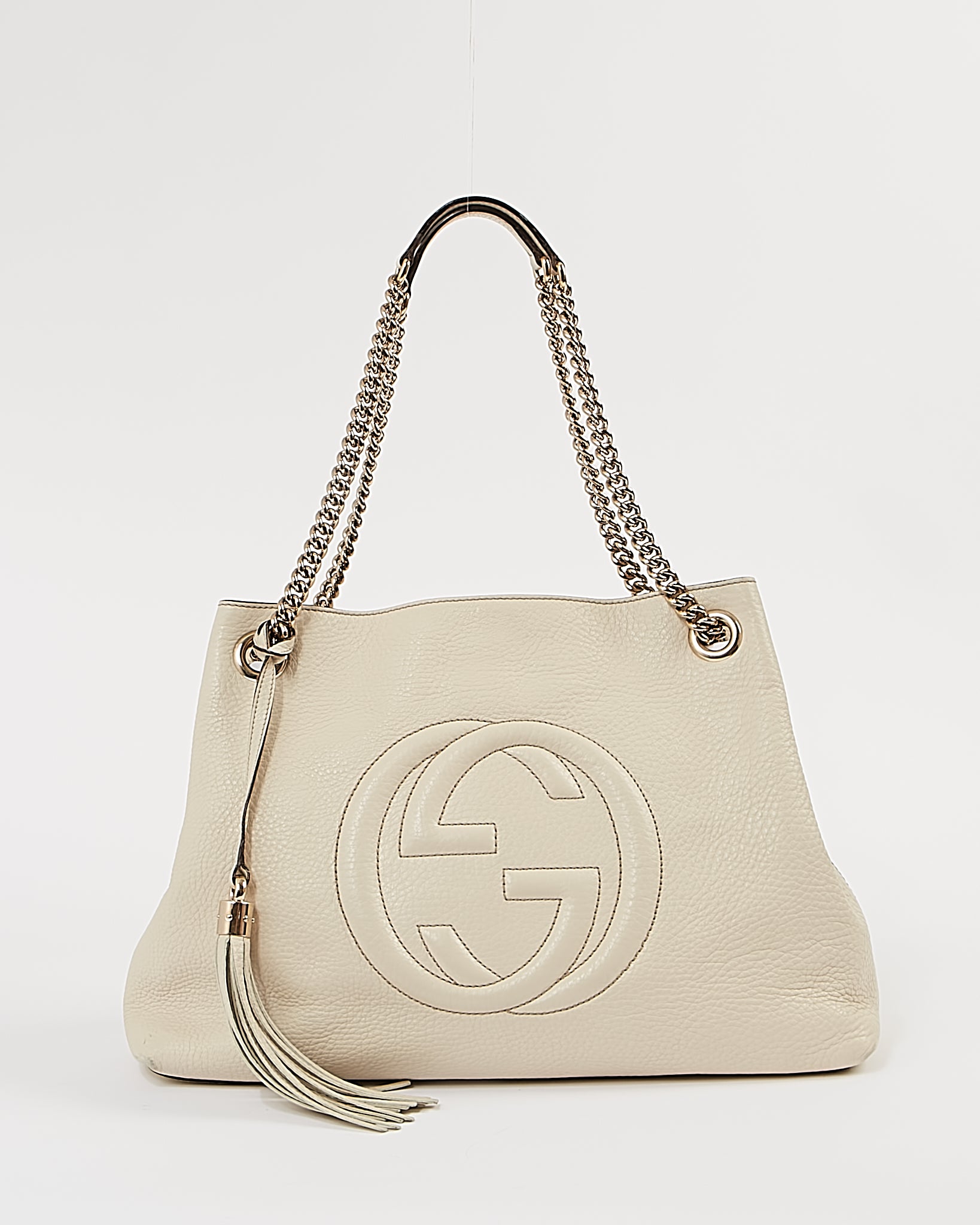 Explore a Gucci Cream Leather Soho Chain Shoulder Medium Bag