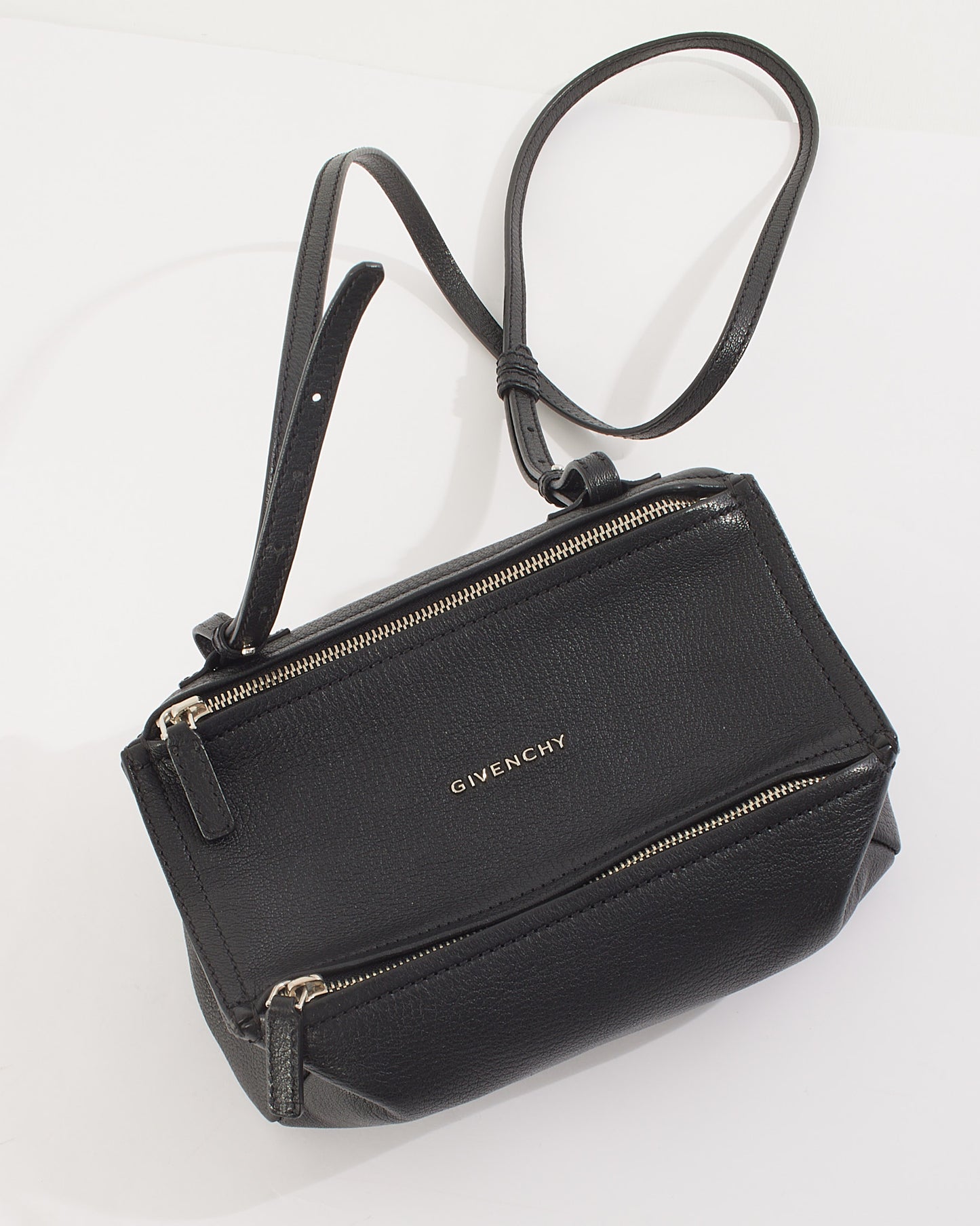 Givenchy Mini sac Pandora en cuir de chèvre grainé noir