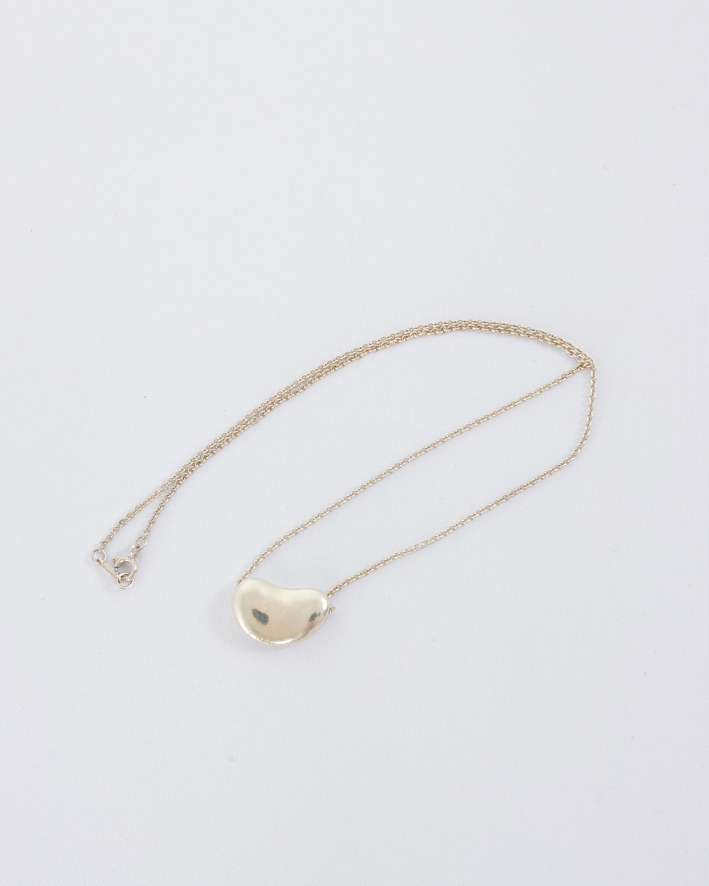 Tiffany & Co. Collier à gros haricots en argent sterling