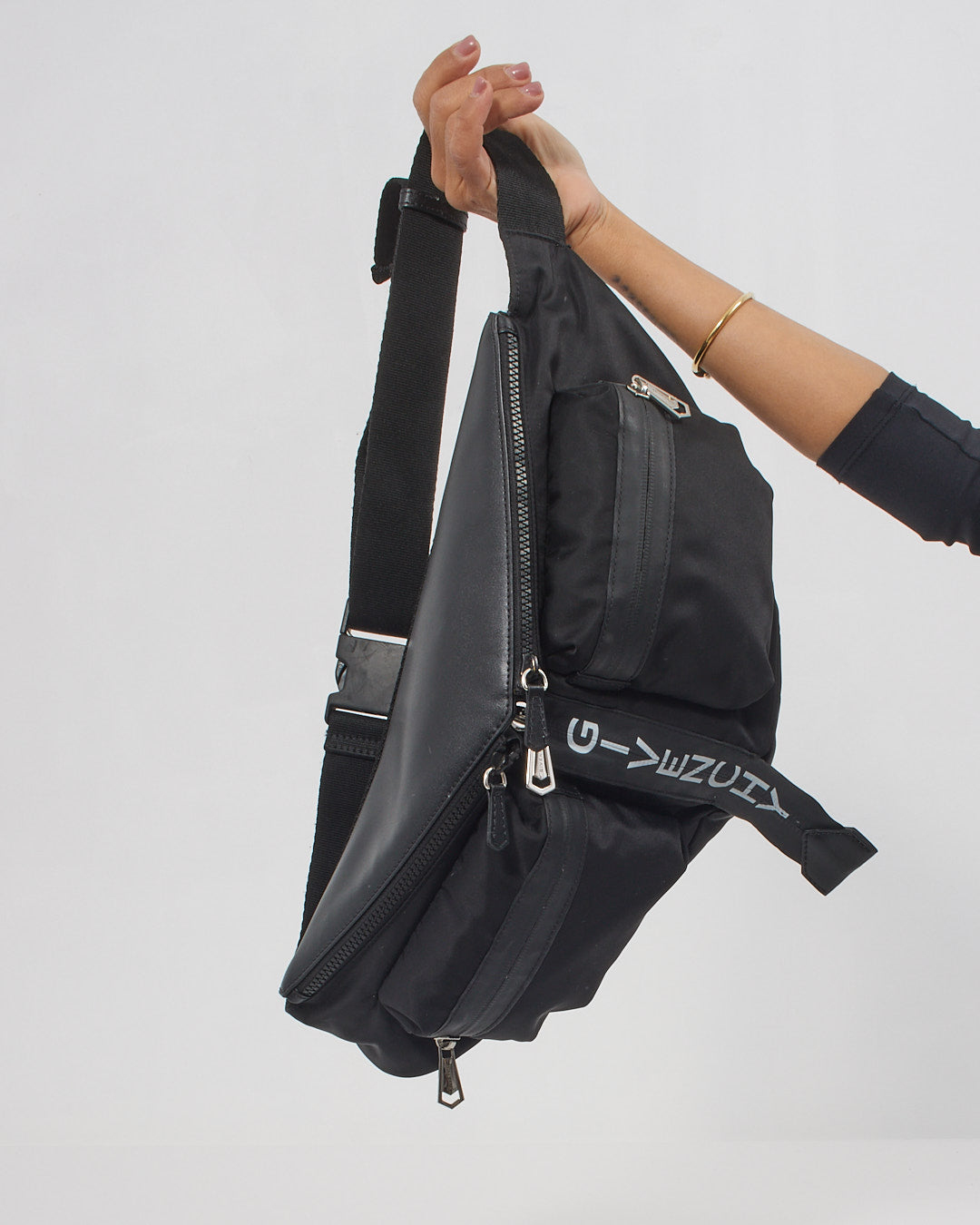 Sac banane à logo en nylon et cuir noir Givenchy