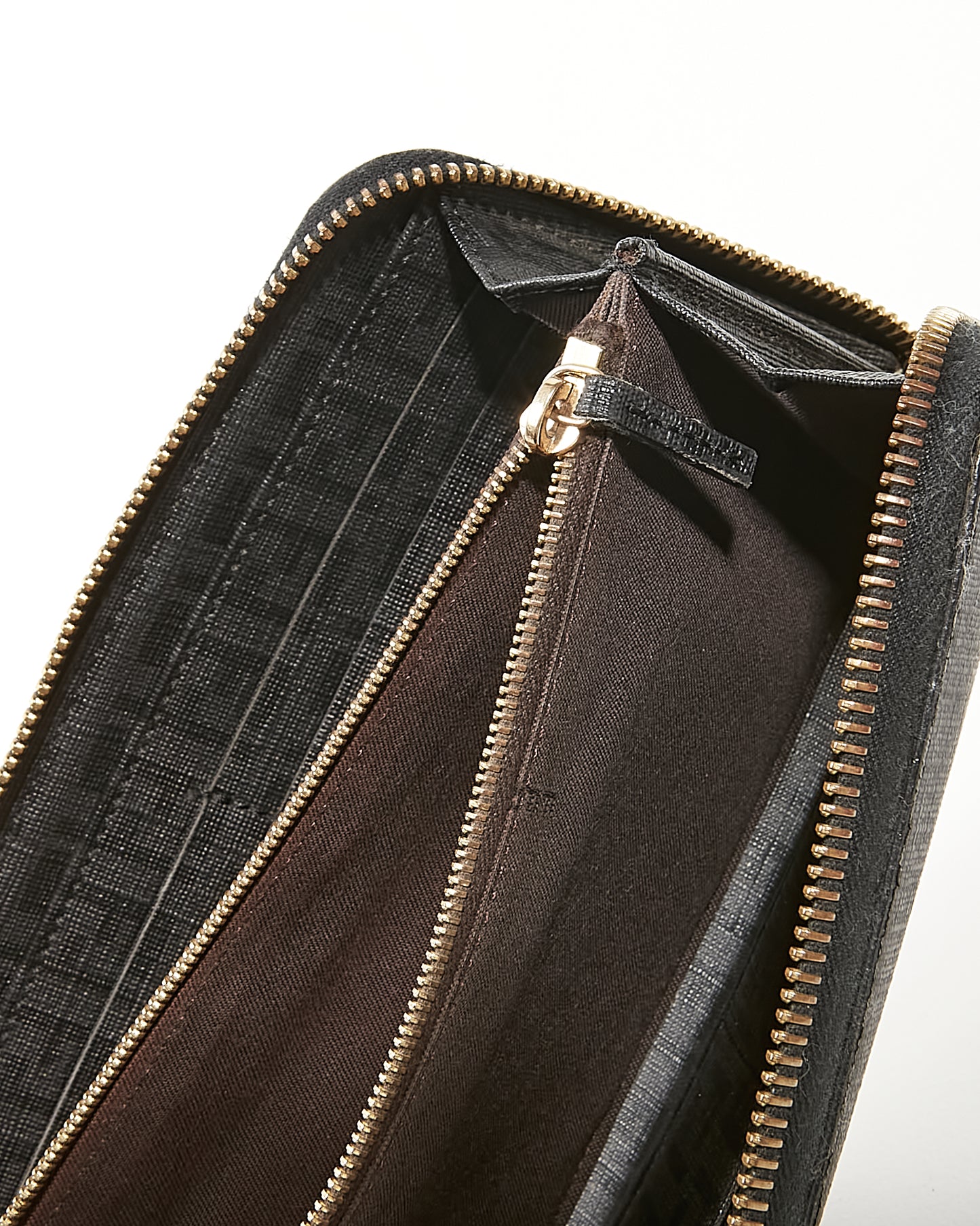 Portefeuille long à fermeture éclair en toile Zuccino noir Fendi