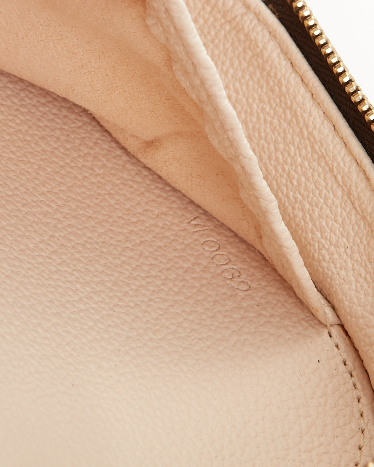 Sac à bandoulière clouté en cuir beige Miu Miu