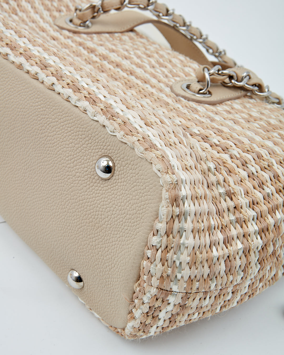 Sac à bandoulière en chaîne avec poignée supérieure en tweed et raphia beige Chanel