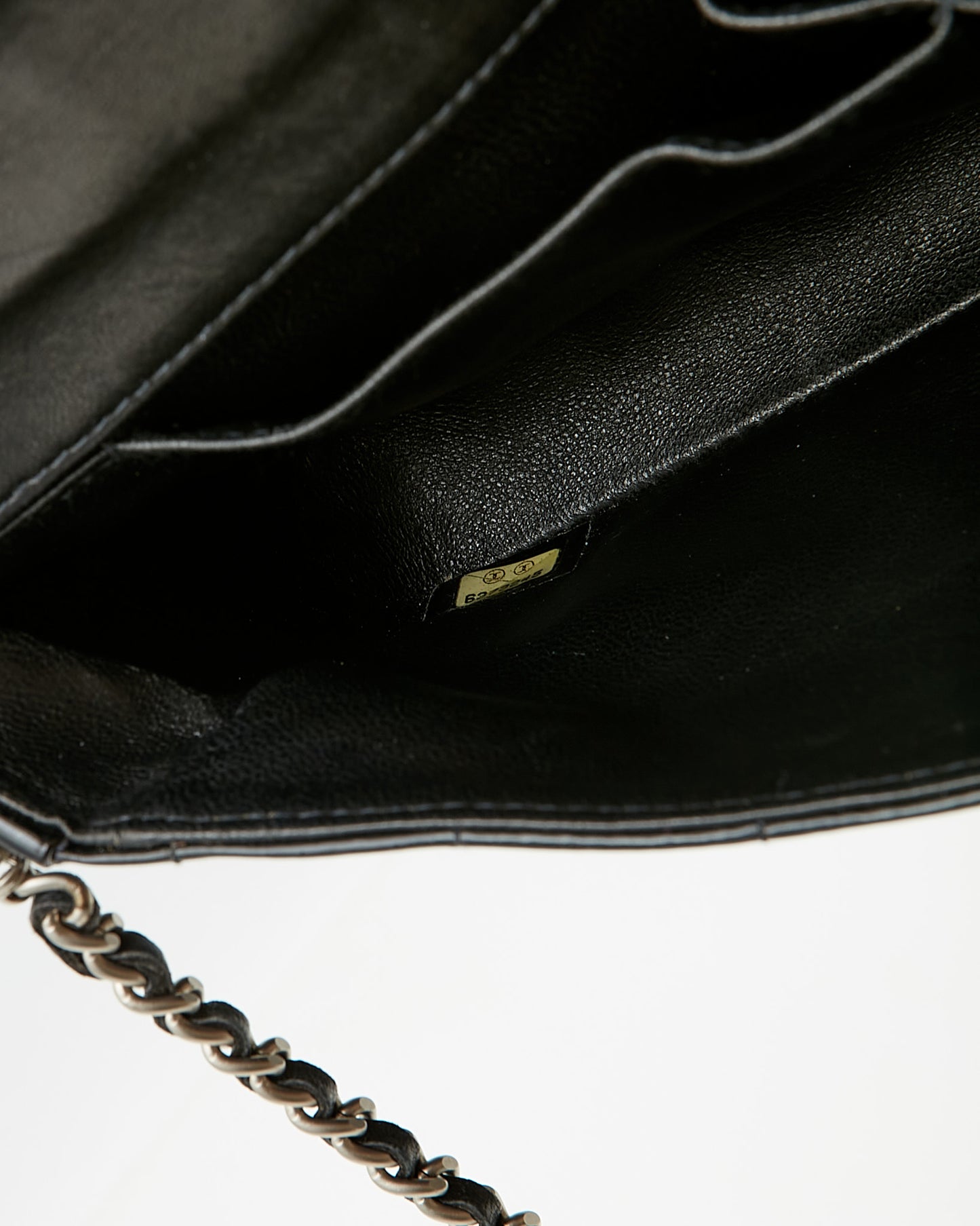 Sac à bandoulière en chaîne de barre de chocolat verni noir Chanel