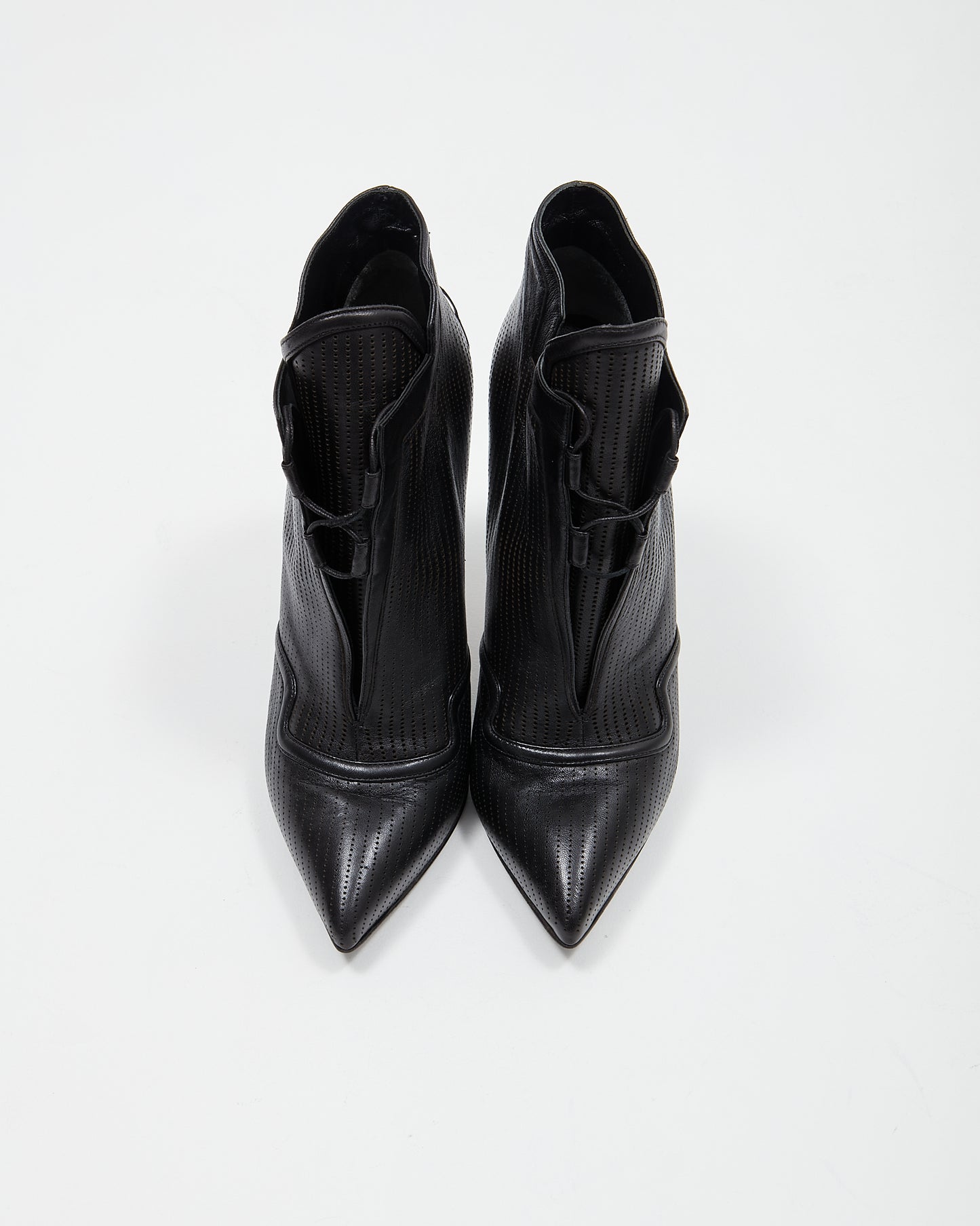 Fendi Noir Cuir Perforé Honeycomb Gunmetal Détail Talon - 40