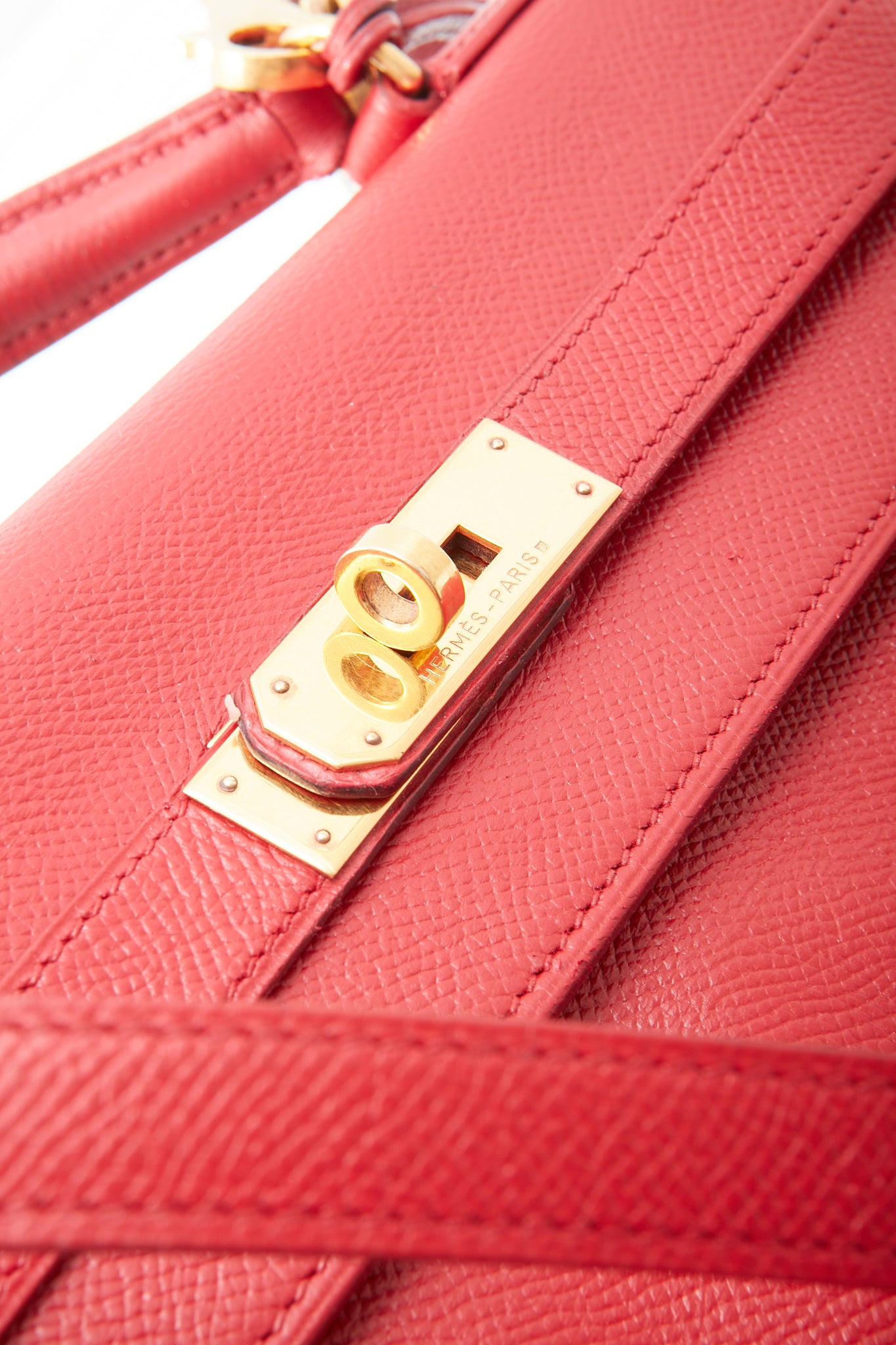Hermès Red Courchevel Leather Kelly 32 Bag GHW