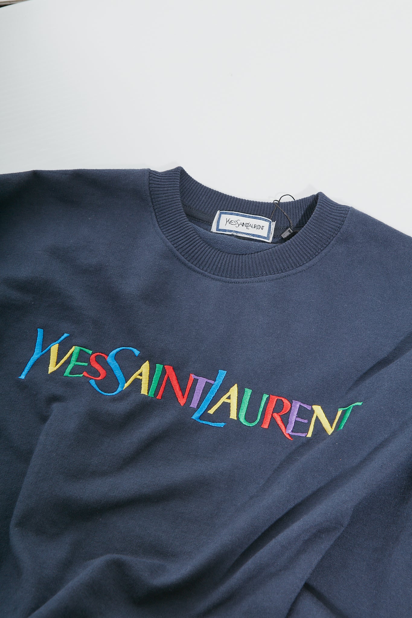 Col ras du cou à logo multicolore bleu marine Saint Laurent