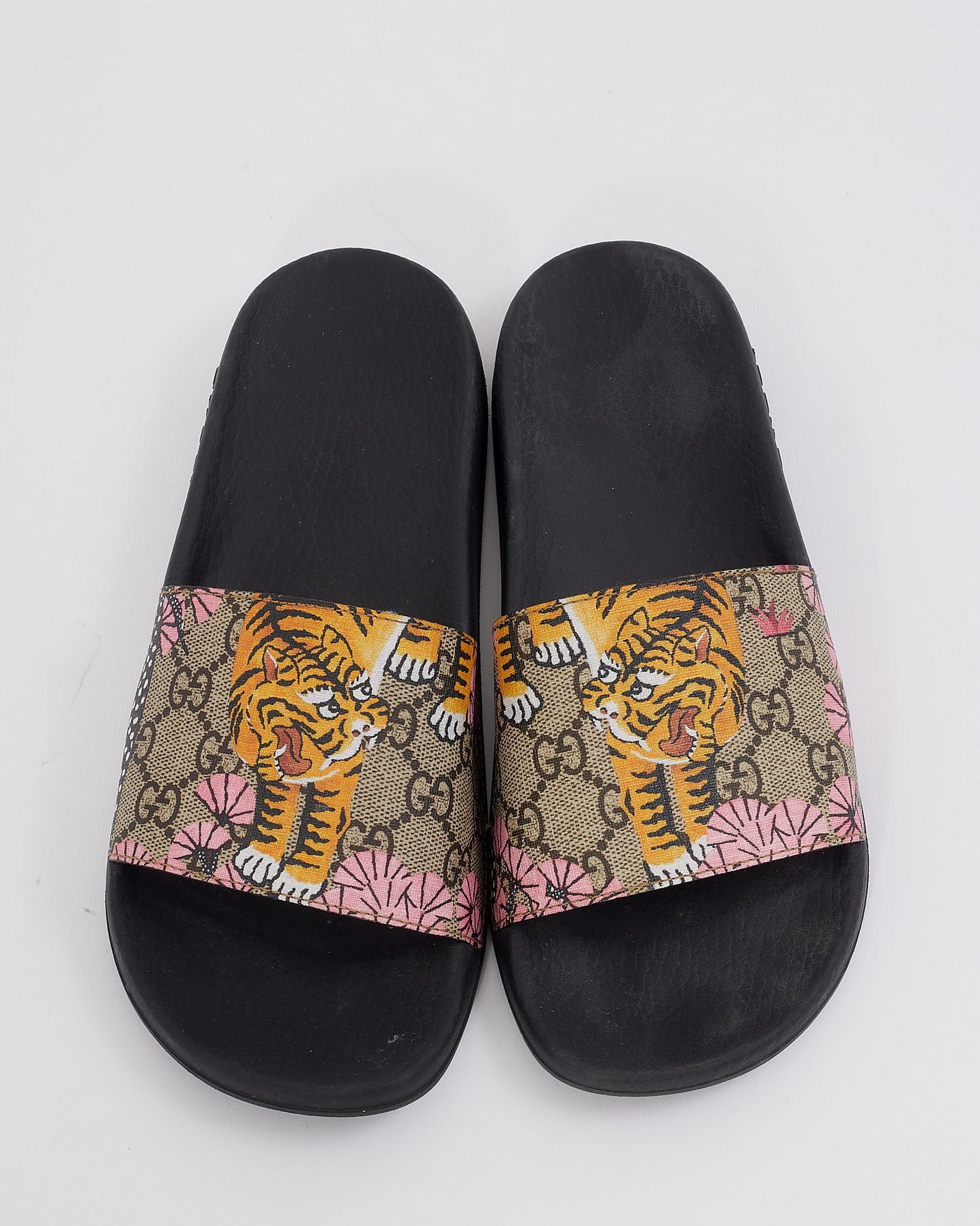 Gucci GG Tiger Print Canvas Pool Slides - 39