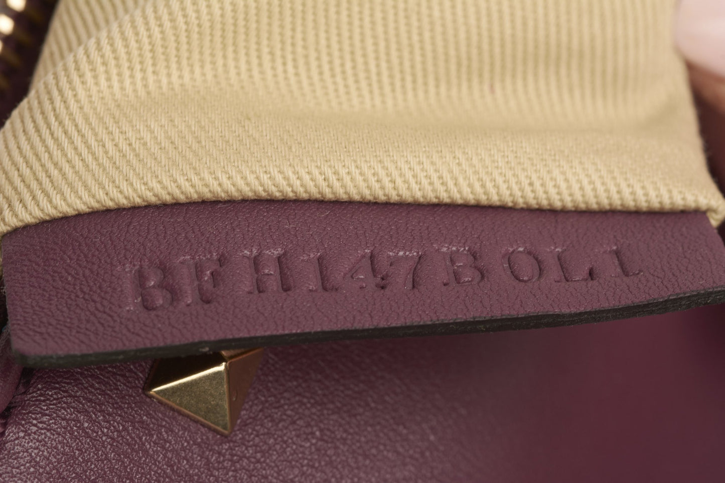 Grande pochette à bracelet Rockstud violette Valentino