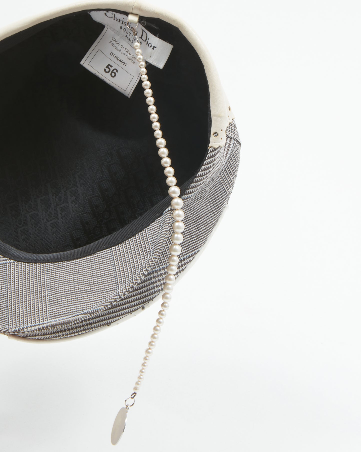 Béret D-Trick en cuir verni et tissu richelieu noir/blanc Dior - 56