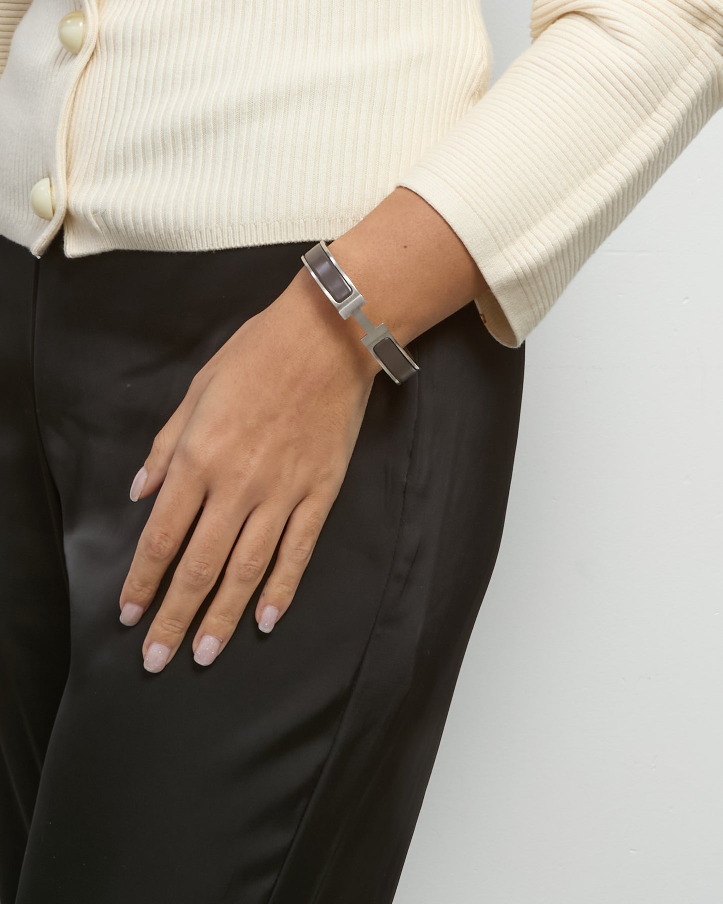 Hermès Silver and Grey Enamel Narrow Clic Clac Bracelet - GM