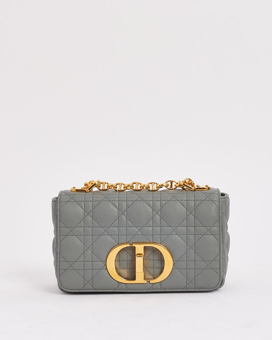 Petit sac Caro en cuir gris (pierre) Dior avec détails dorés