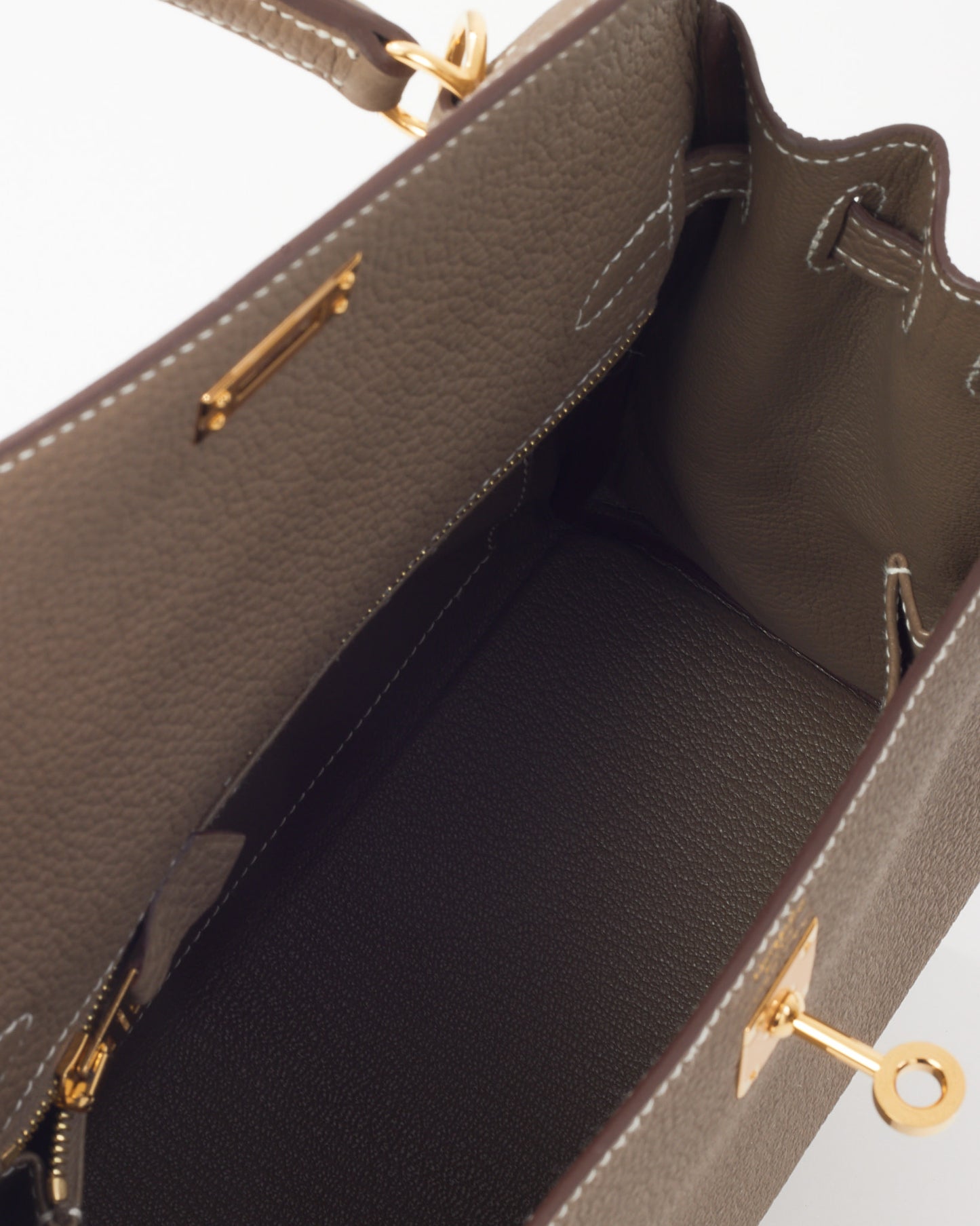 Hermès Etoupe Togo Leather Kelly Retourne 25 GHW