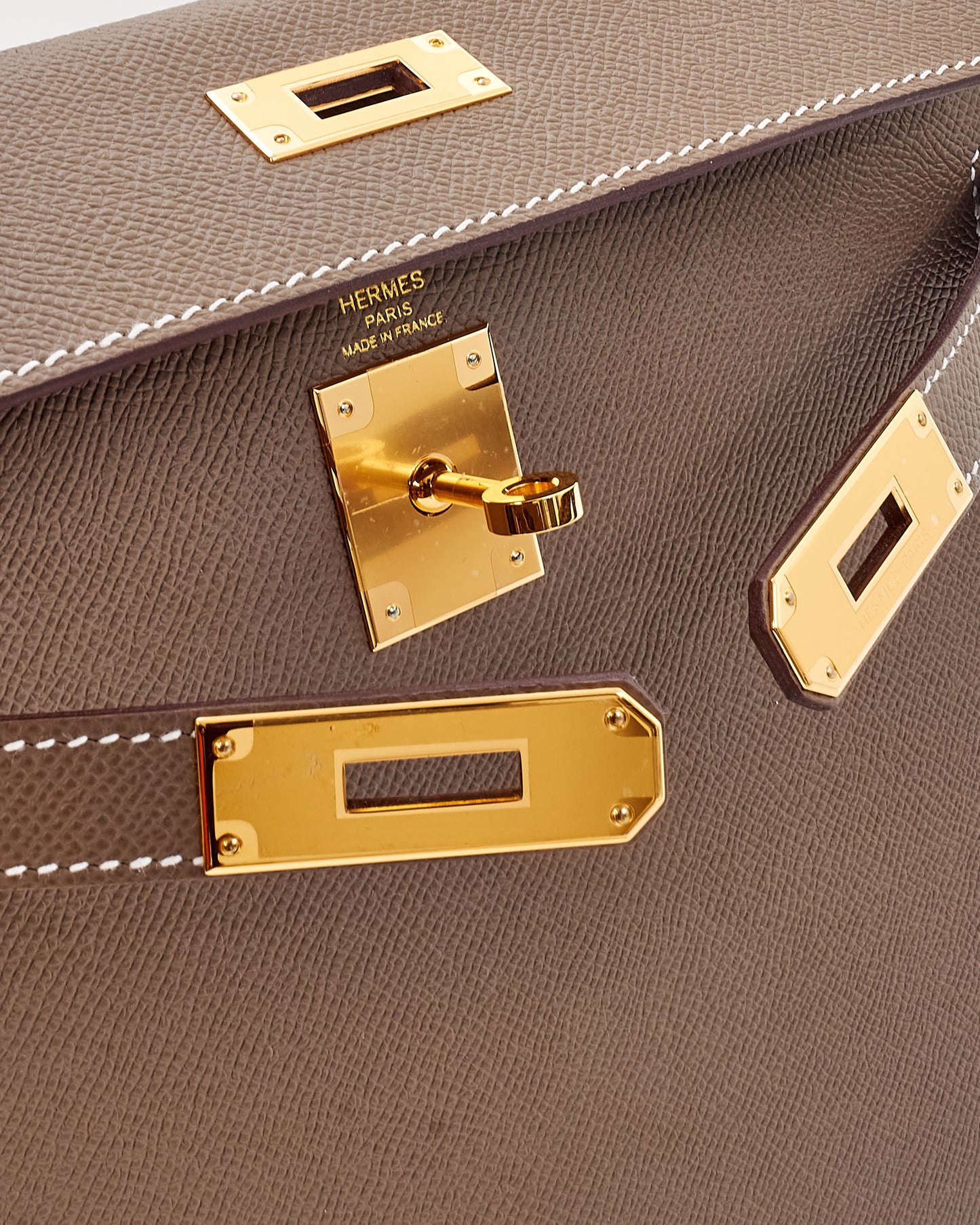 Hermès Etoupe Leather Sellier GHW Kelly 28