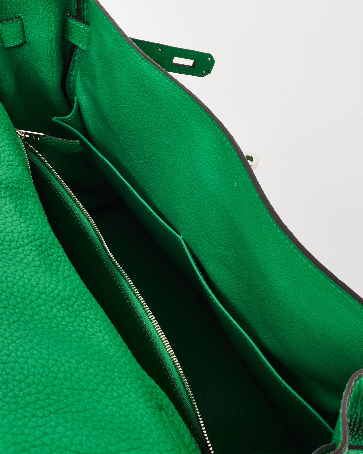 Hermès Green Bamboo Clemence Leather Kelly Retourne 32 Handbag PHW