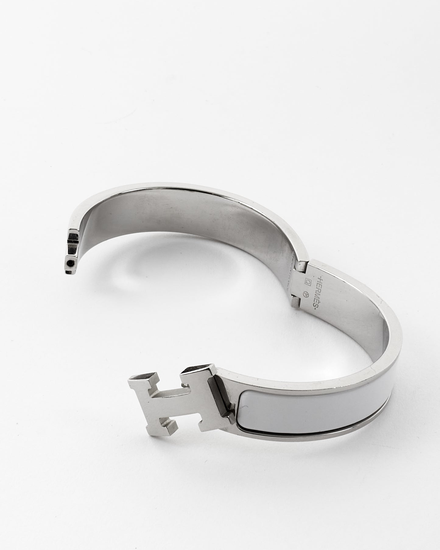 Hermès White & Silver Enamel Clic Clac Bracelet - PM
