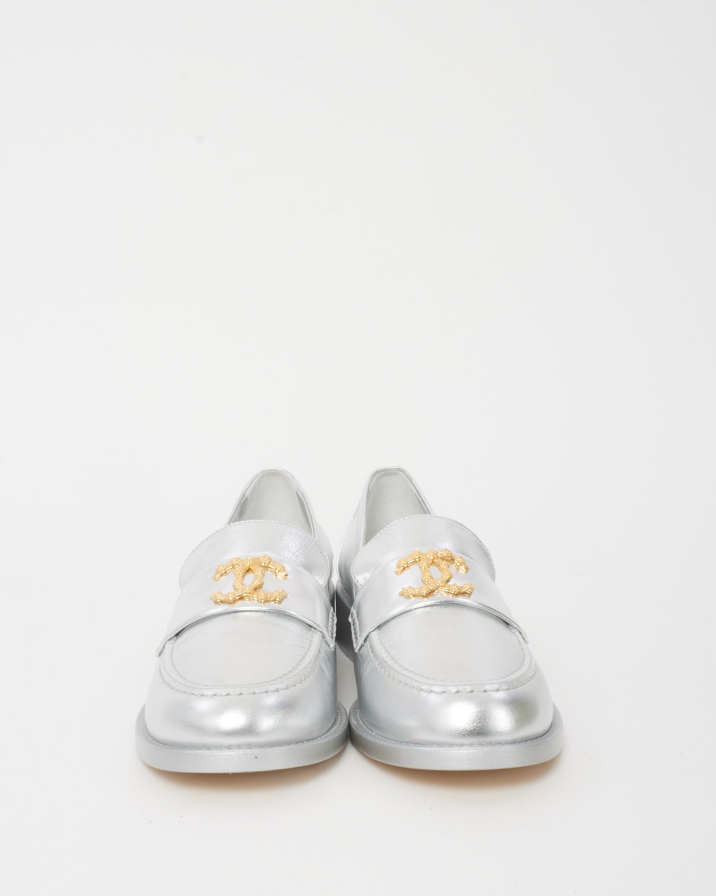 Chanel Metallic Silver Leather Gold Camellia Flower Detail CC Logo Loafers - 41