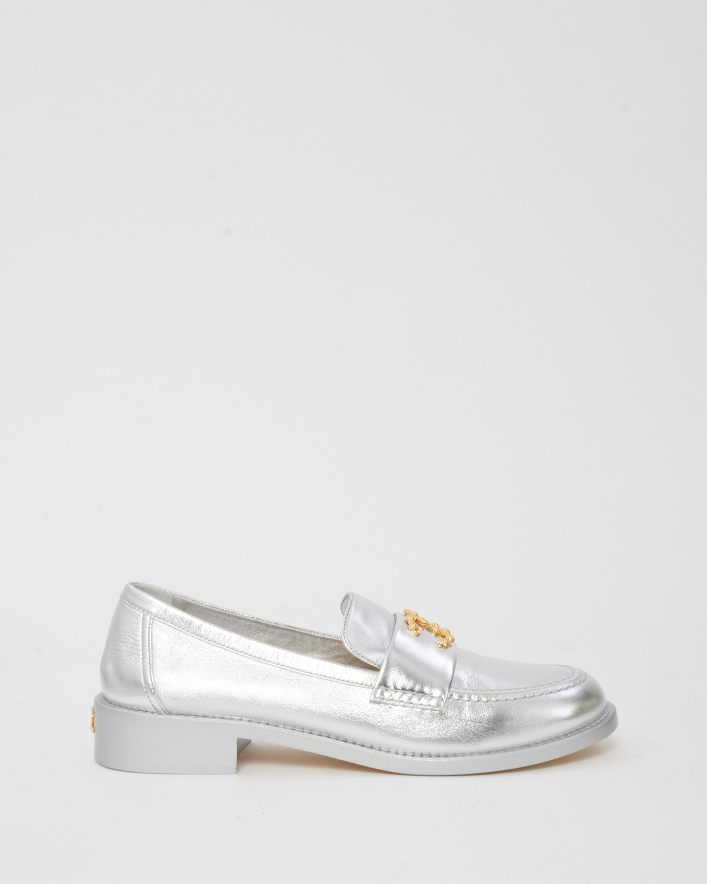 Chanel Metallic Silver Leather Gold Camellia Flower Detail CC Logo Loafers - 41