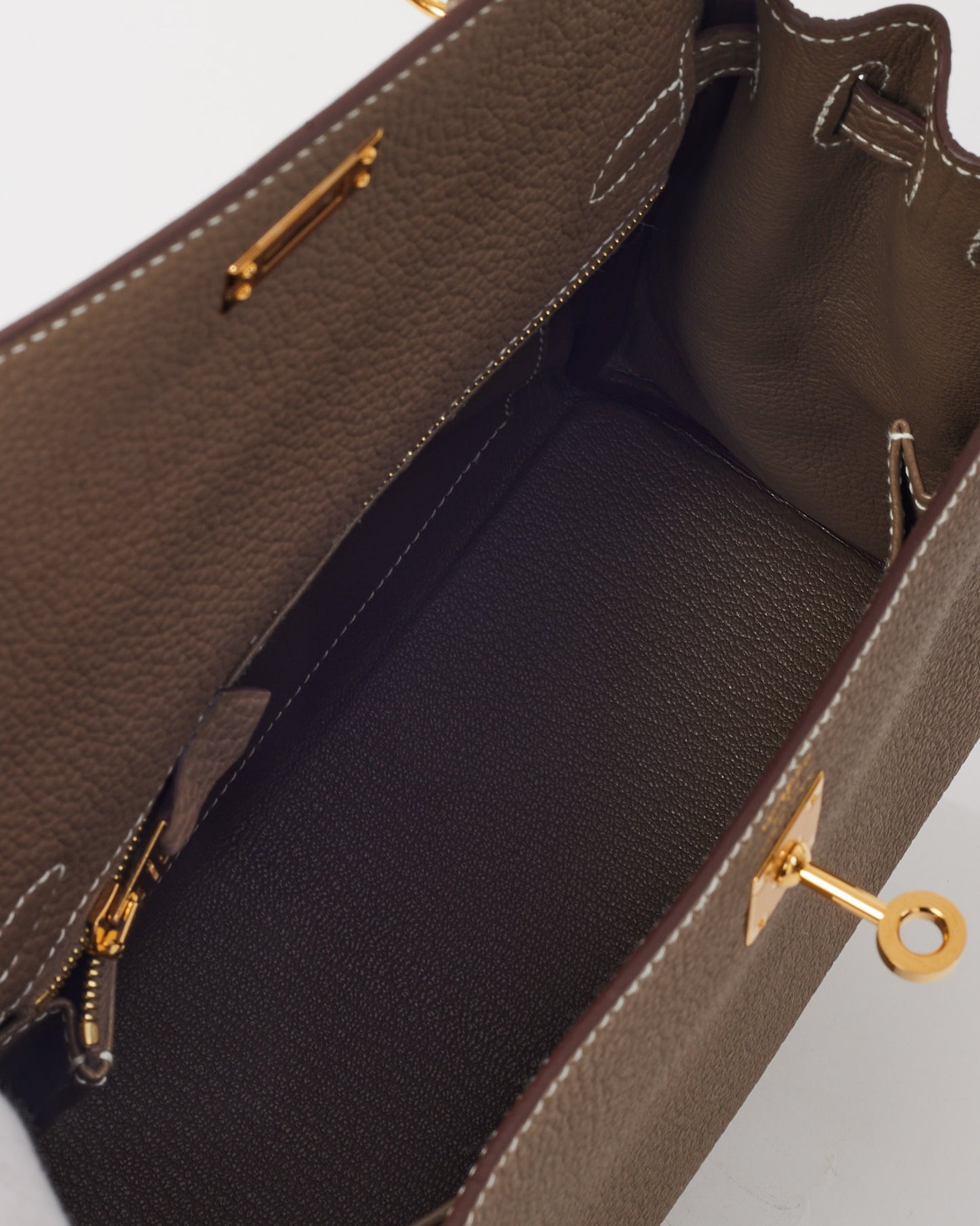 Hermès Etoupe Togo Leather Kelly Retourne 25 GHW