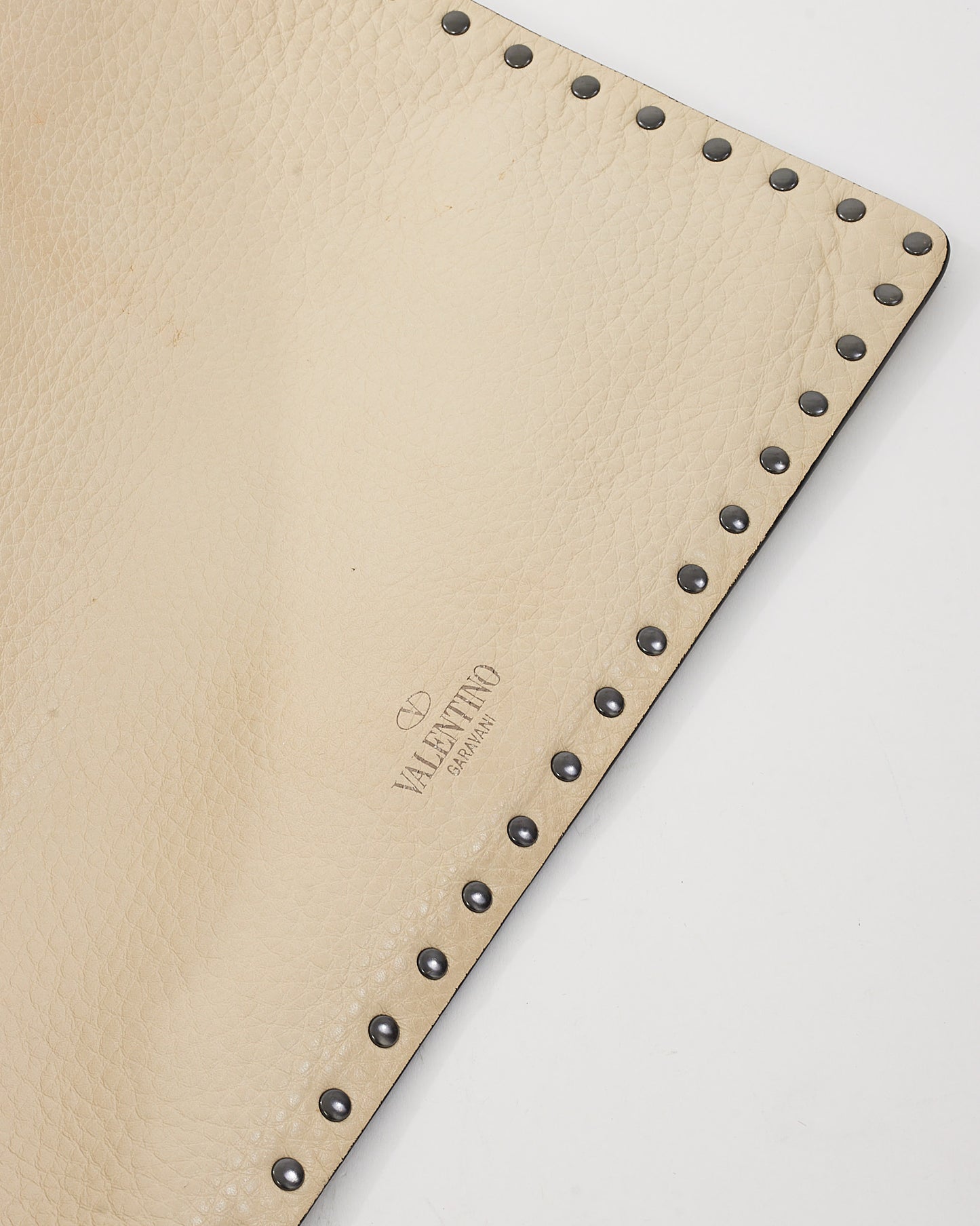 Valentino Beige Grained Leather Gunmetal Rockstud Zip Wristlet Clutch