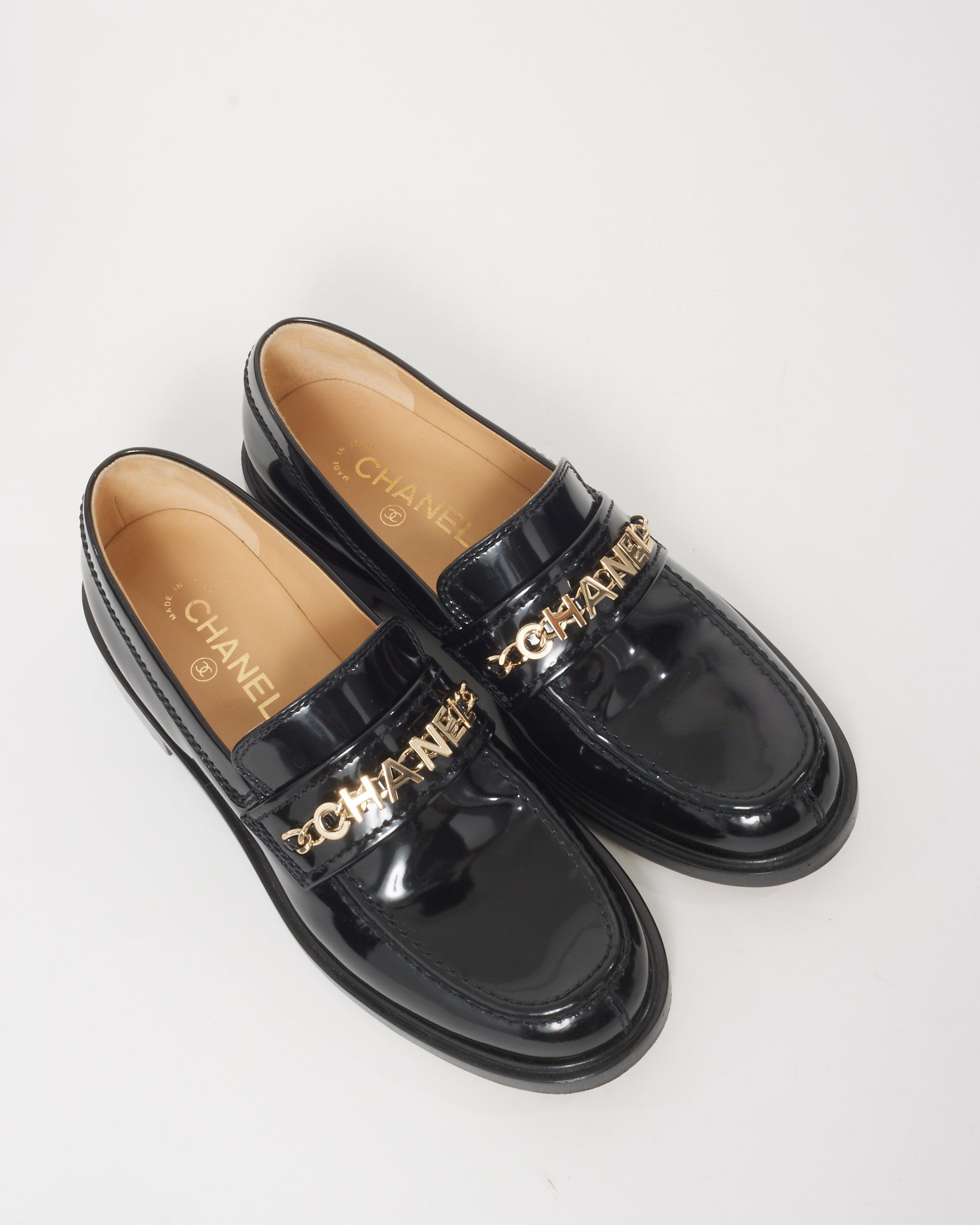 last sale CHANELローファー Buy Chanel Black Patent Leather Chain 'CHANEL' loafers
