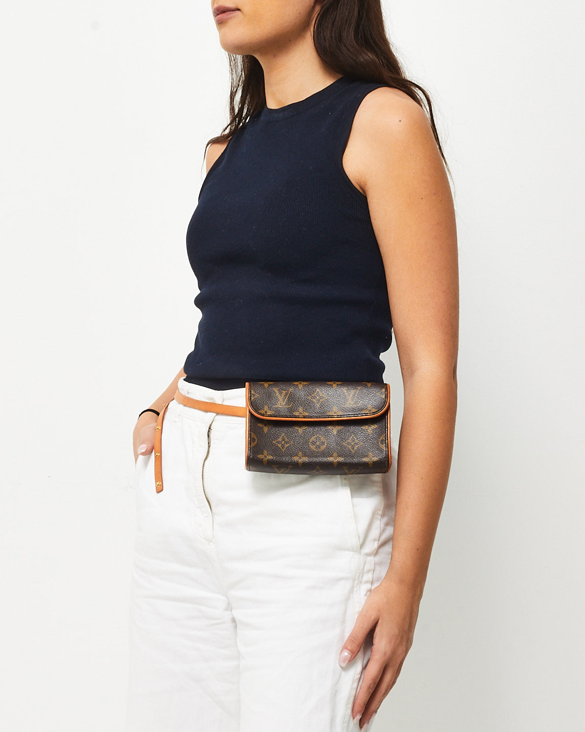 Vuitton Monogram Louis Vuitton Belt On Waist LOUIS VUITTON Lv