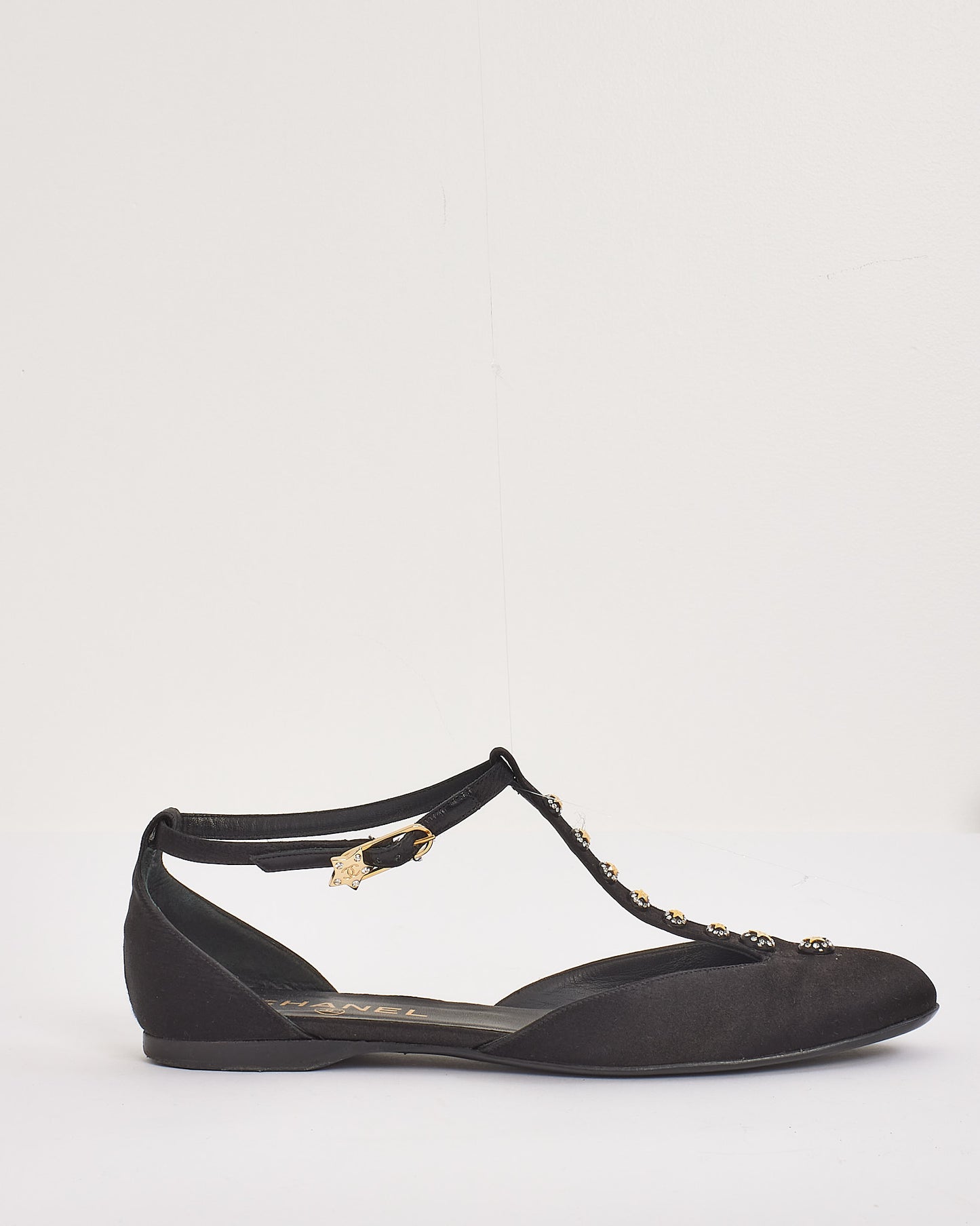 Chaussures plates à bride en T cloutées en satin noir Chanel - 37